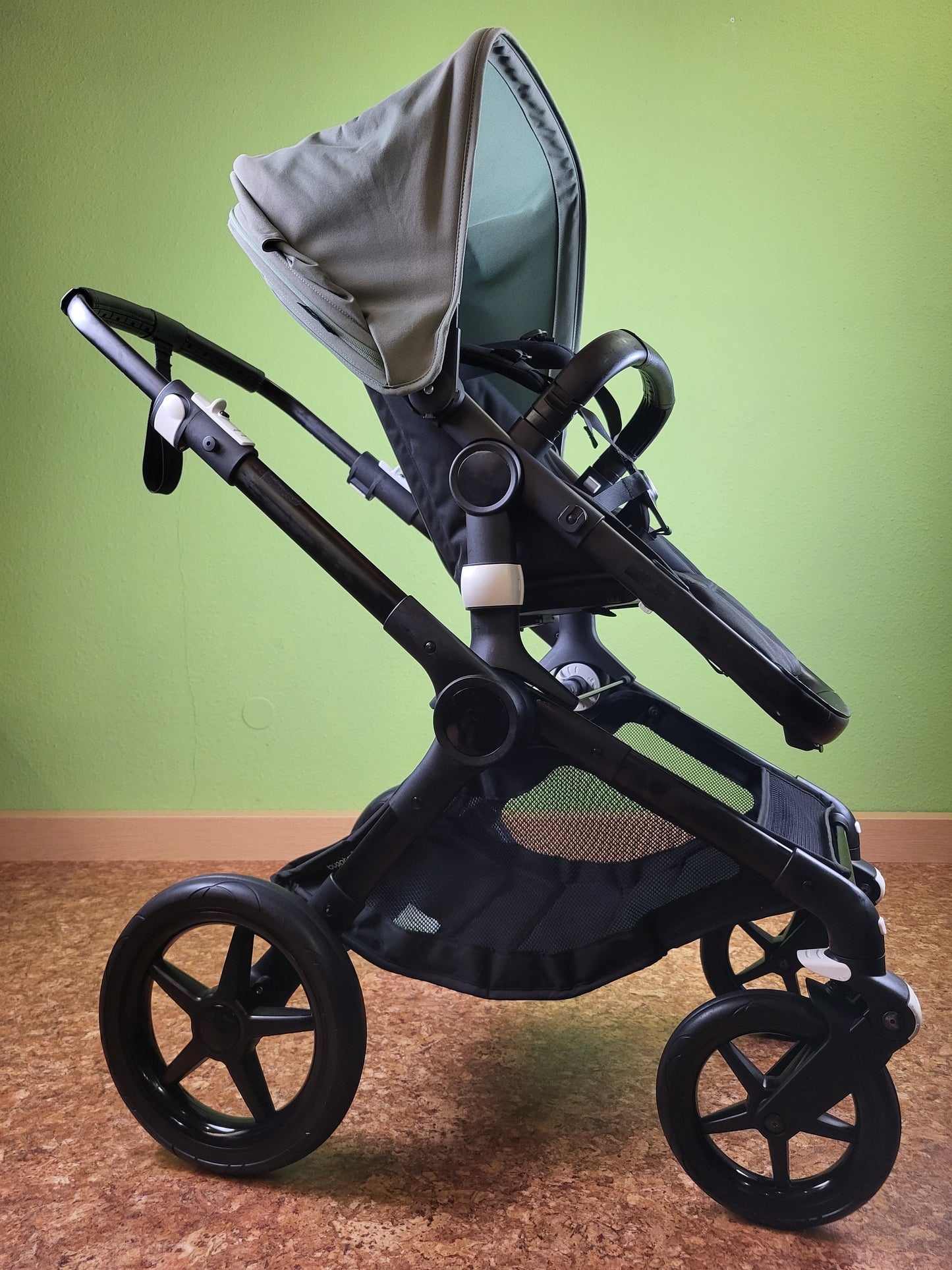 Bugaboo - Fox 3 Kombikinderwagen (sportsitz und Babywanne) - Grün in Gutem Zustand Kinderwagen 5