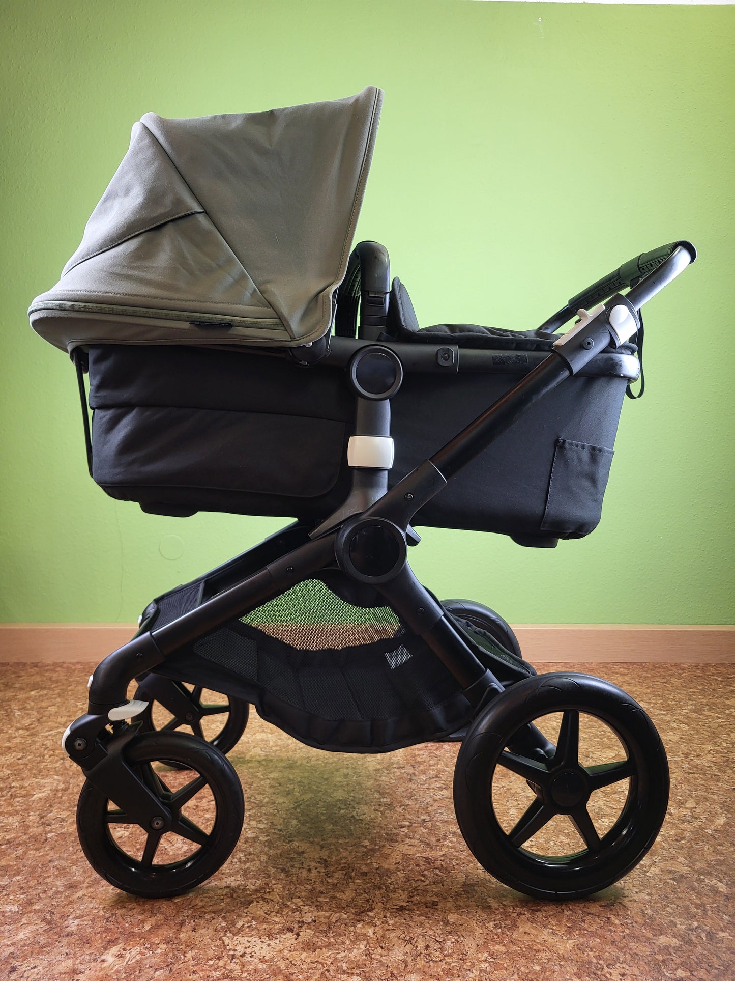 Bugaboo - Fox 3 Kombikinderwagen (sportsitz und Babywanne) - Grün in Gutem Zustand Kinderwagen 8