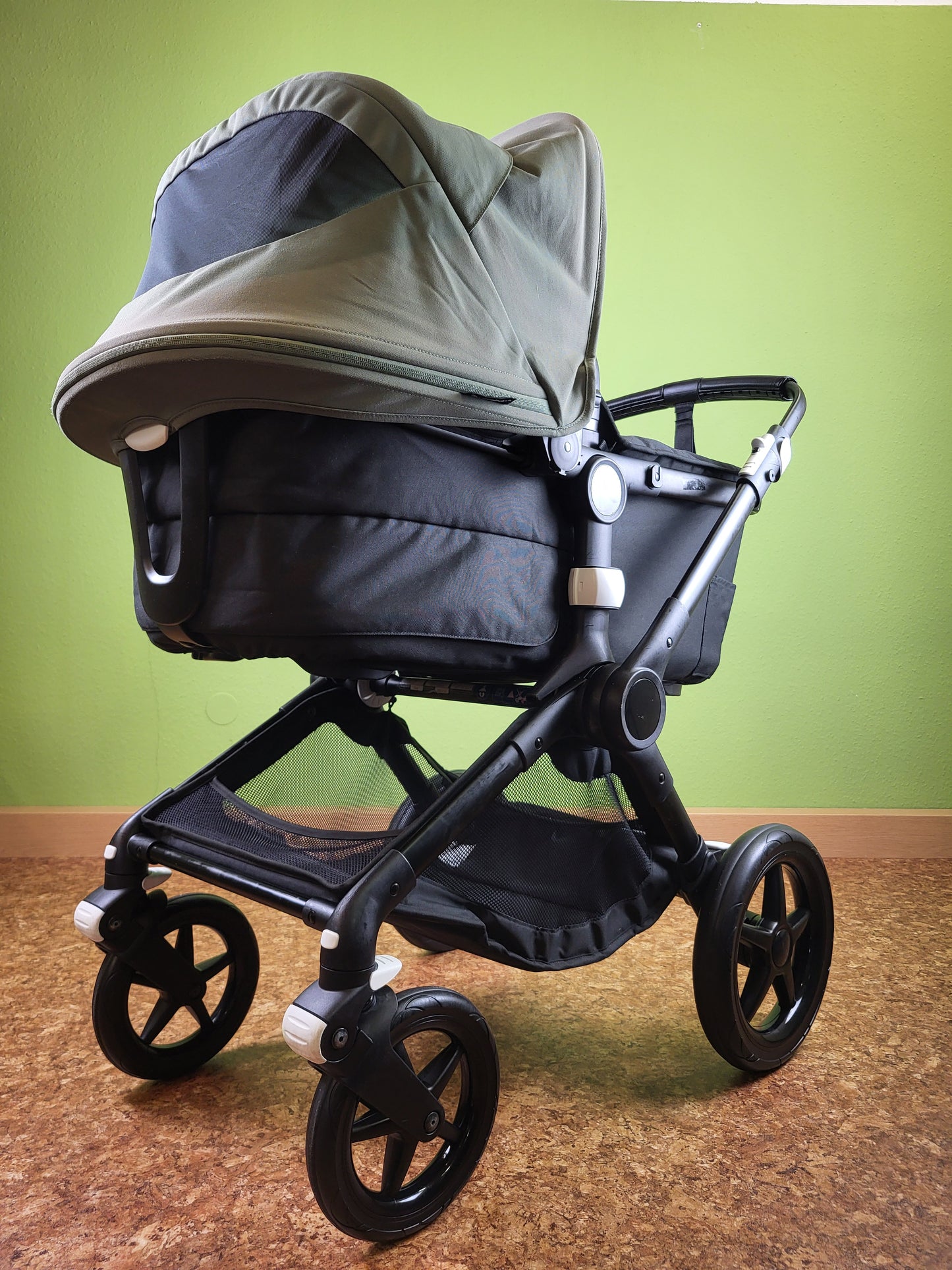Bugaboo - Fox 3 Kombikinderwagen (sportsitz und Babywanne) - Grün in Gutem Zustand Kinderwagen 9