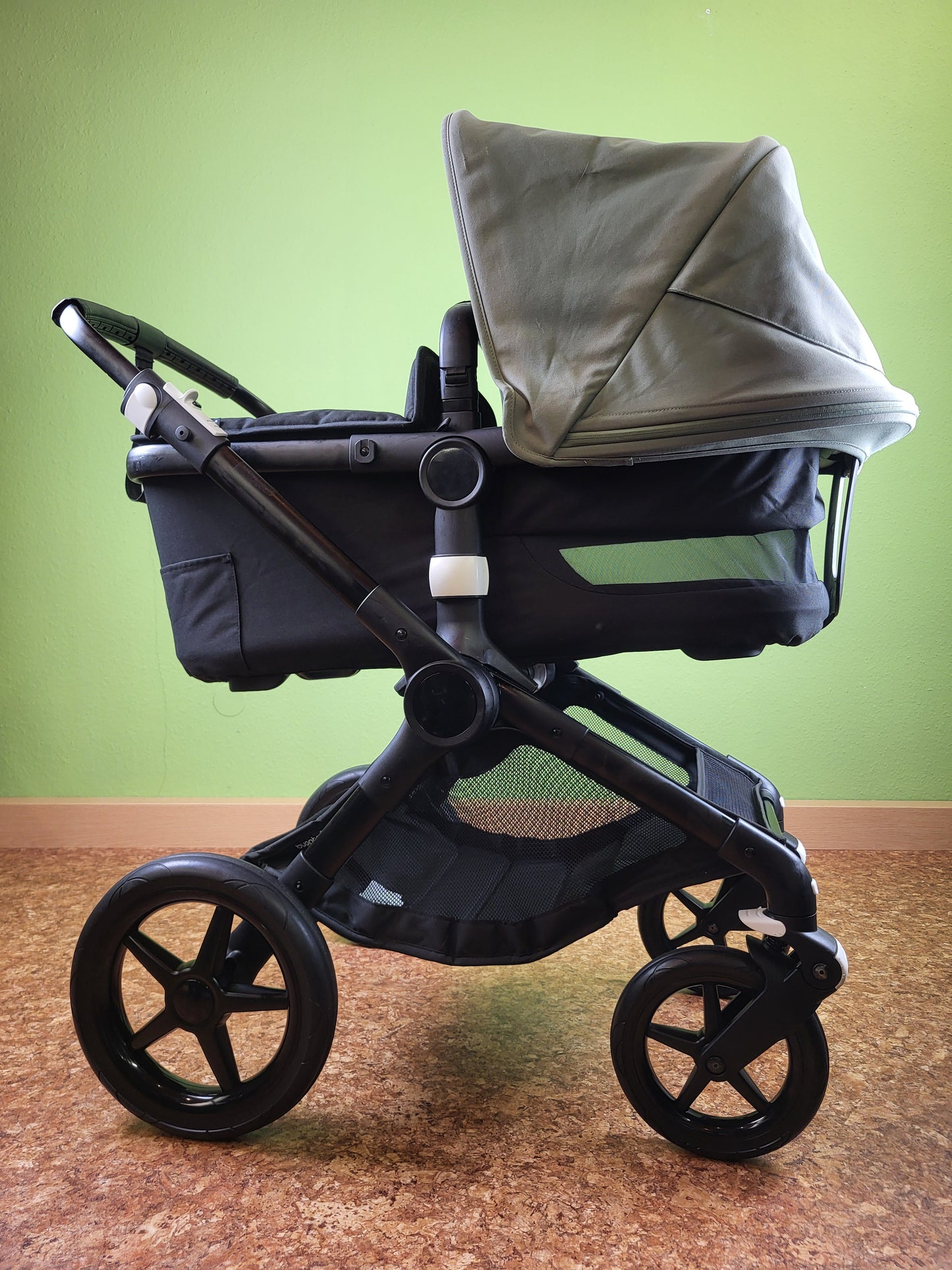 Bugaboo - Fox 3 Kombikinderwagen (sportsitz und Babywanne) - Grün in Gutem Zustand Kinderwagen 10