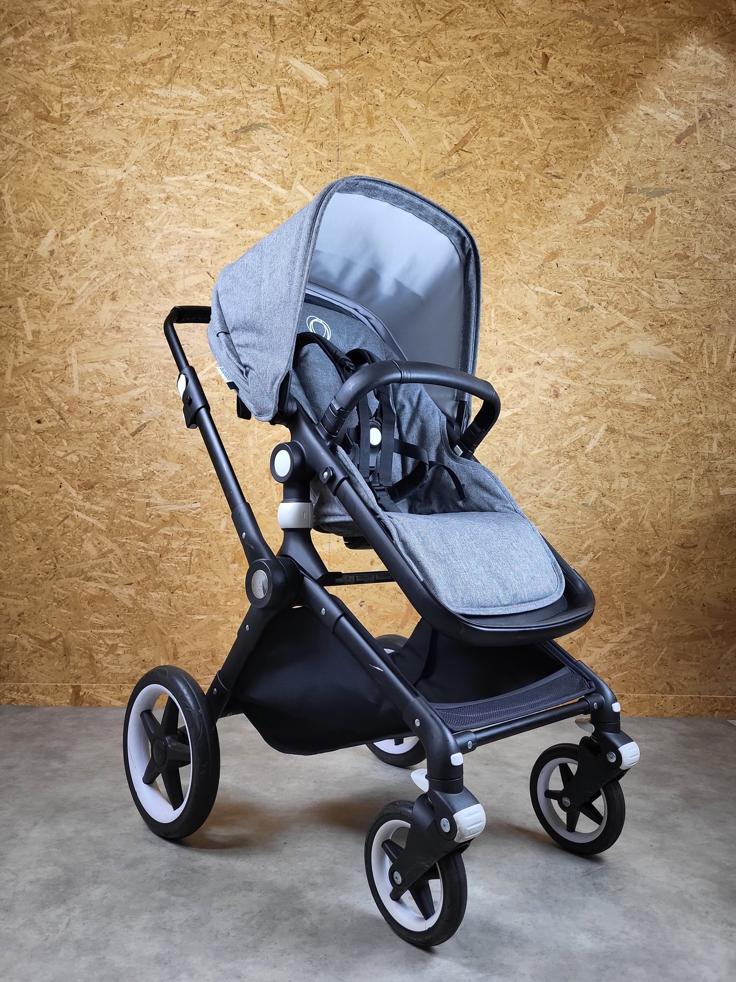 Bugaboo Lynx - Kombikinderwagen (liegewanne und Sportsitz) - Grau in sehr Gutem Zustand / sehr Gut Kinderwagen 2
