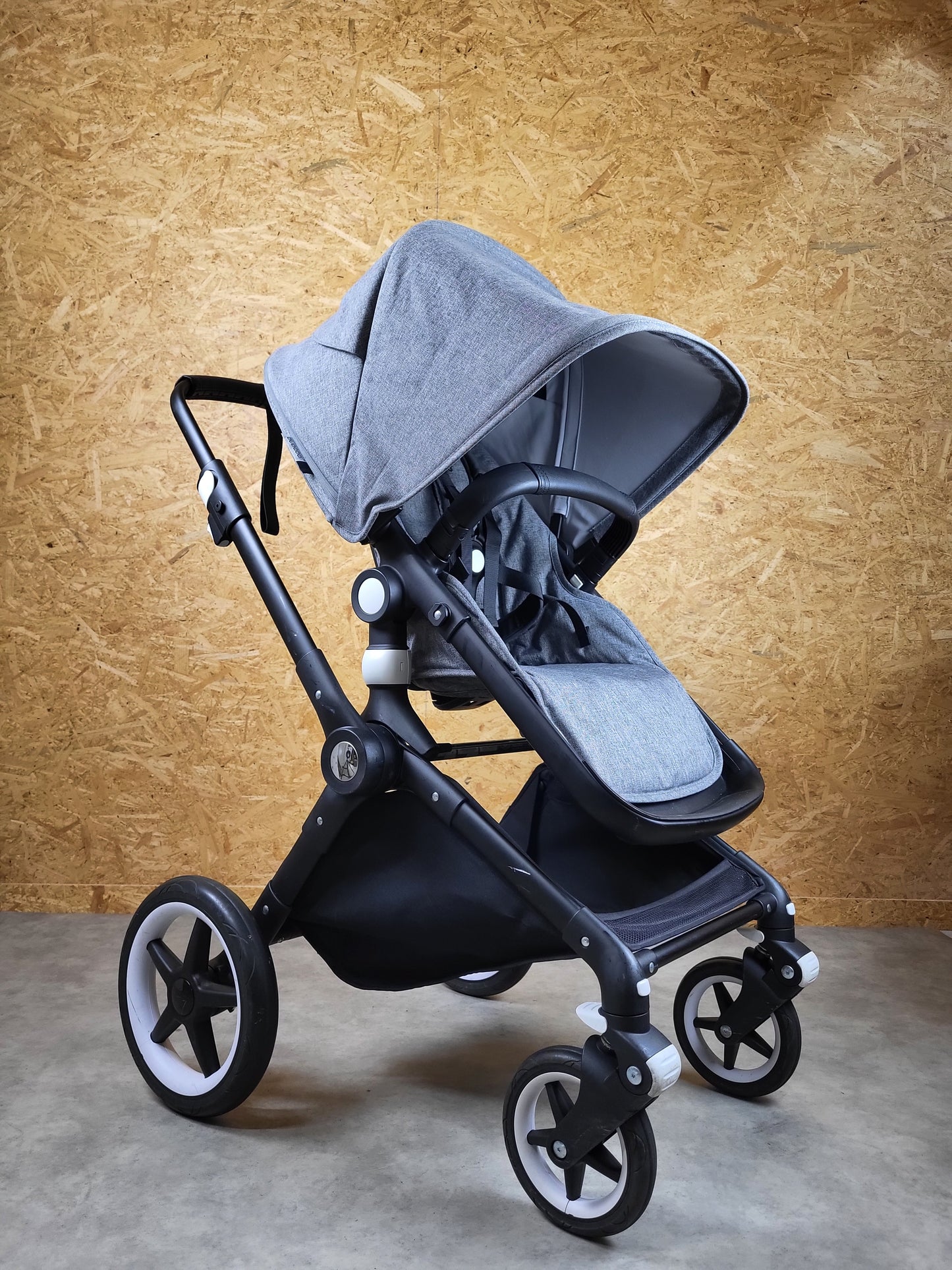 Bugaboo Lynx - Kombikinderwagen (liegewanne und Sportsitz) - Grau in sehr Gutem Zustand / sehr Gut Kinderwagen 4