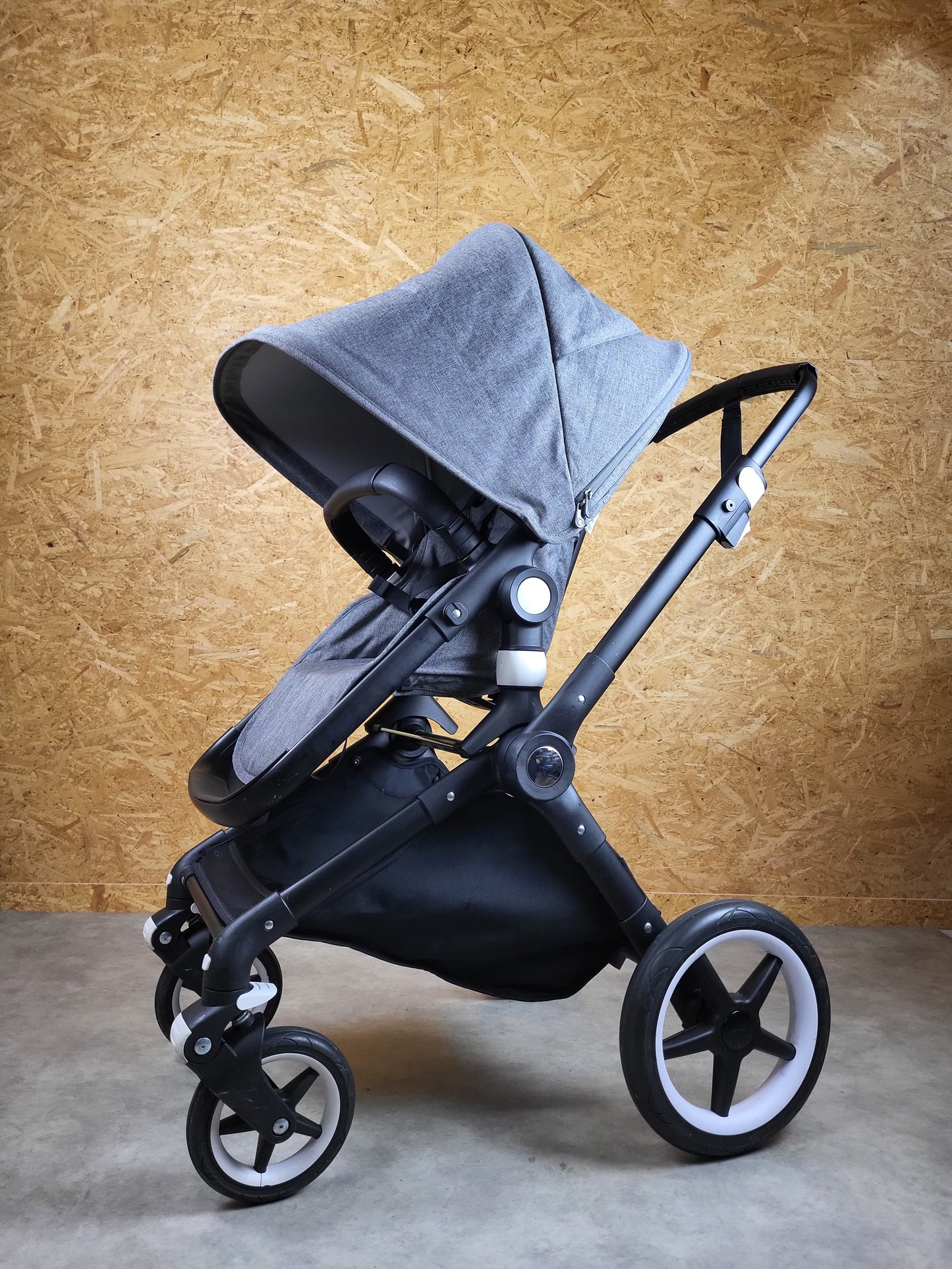 Bugaboo Lynx - Kombikinderwagen (liegewanne und Sportsitz) - Grau in sehr Gutem Zustand / sehr Gut Kinderwagen 5