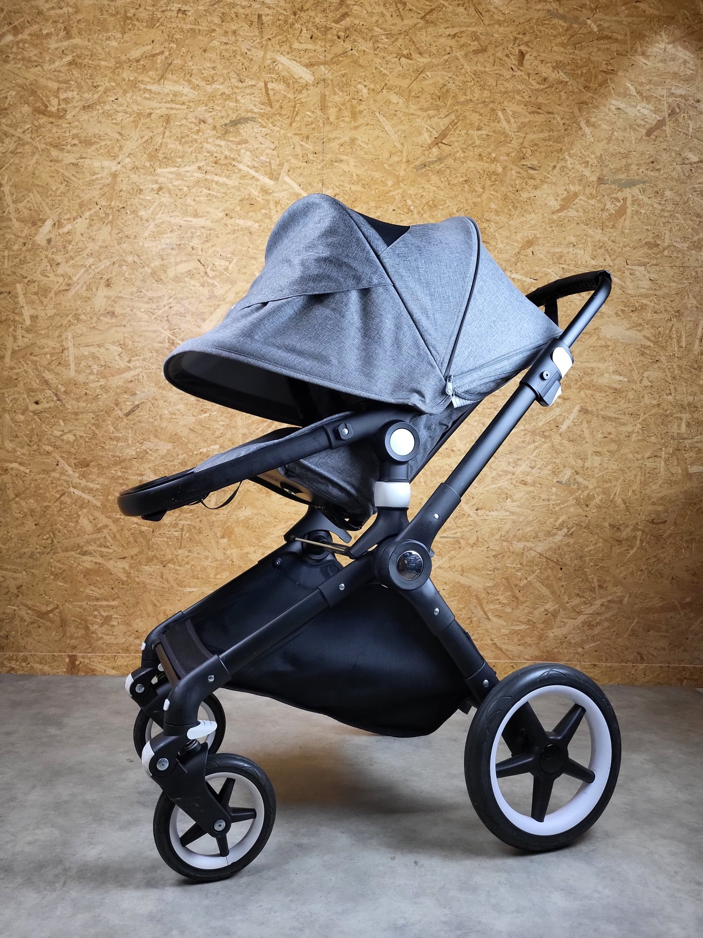 Bugaboo Lynx - Kombikinderwagen (liegewanne und Sportsitz) - Grau in sehr Gutem Zustand / sehr Gut Kinderwagen 6