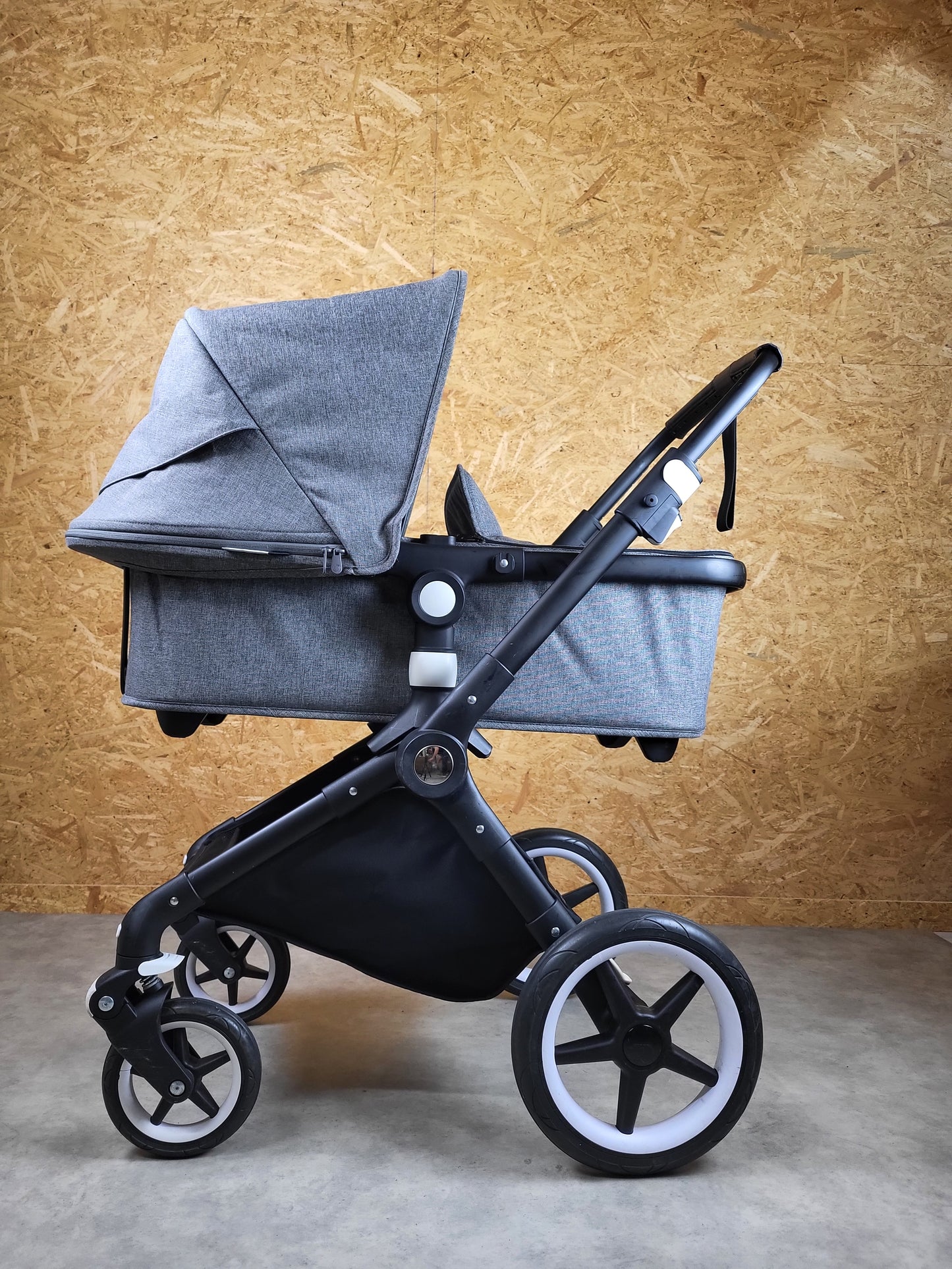 Bugaboo Lynx - Kombikinderwagen (liegewanne und Sportsitz) - Grau in sehr Gutem Zustand / sehr Gut Kinderwagen 11