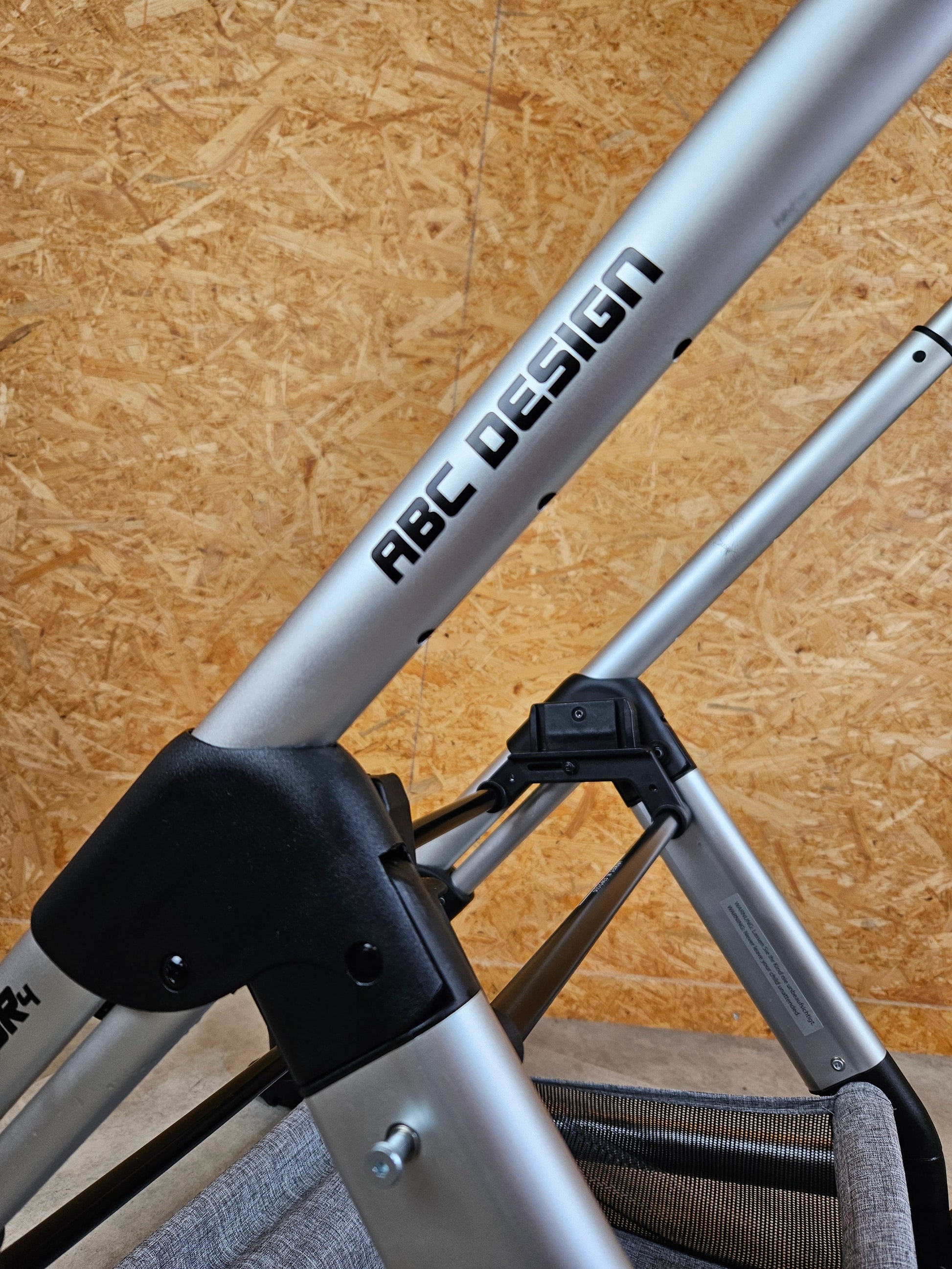 Abc Design - Condor 4 Kombikinderwagen (sportsitz und Babywanne) Inkl. Fußsack Regenschirm U.v.m. - Grau in Gutem