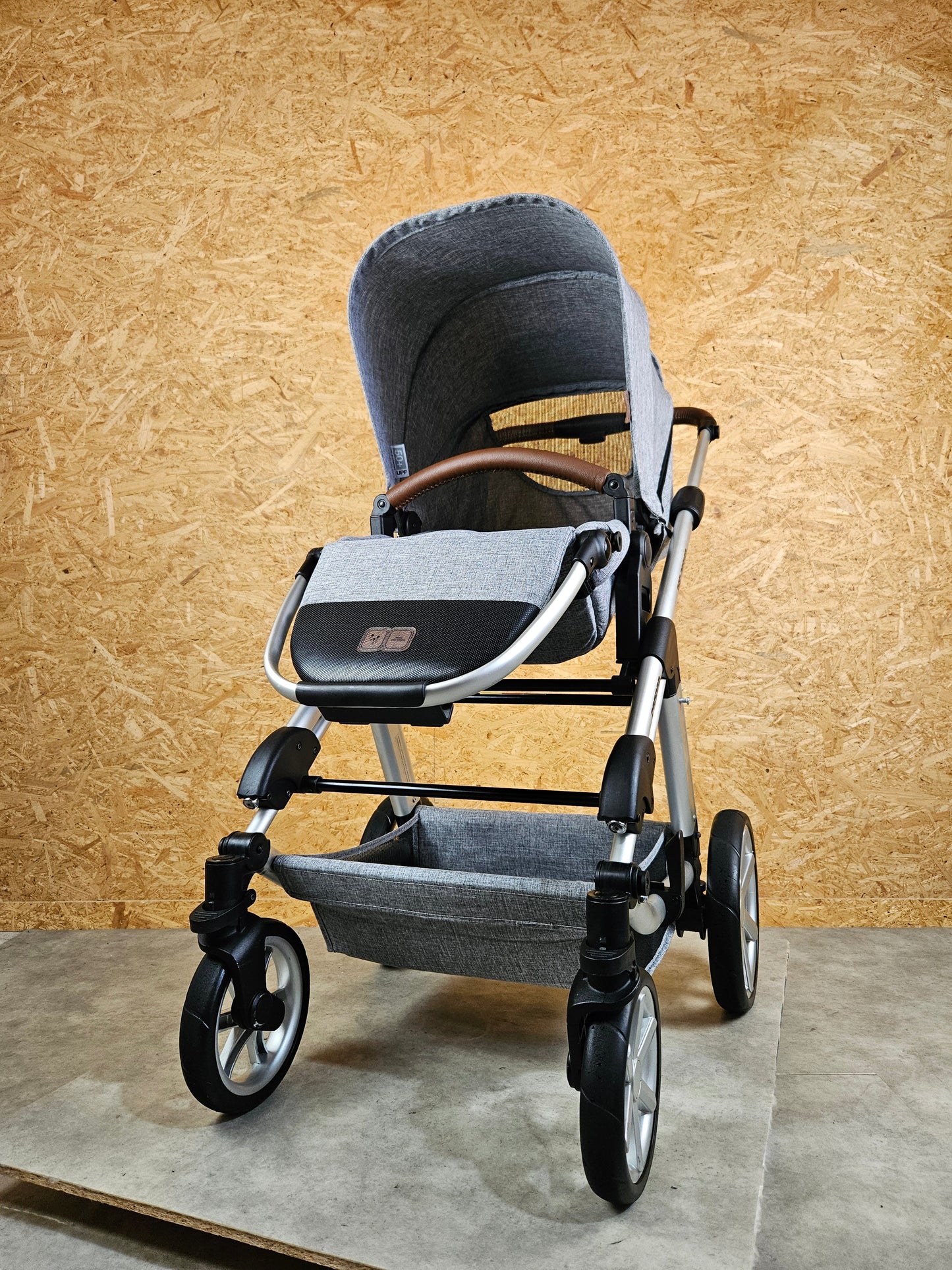 ABC Design - Condor 4 Kombikinderwagen (Sportsitz und Babywanne) inkl. Fußsack, Regenschirm u.v.m. - Grau in gutem Zustand