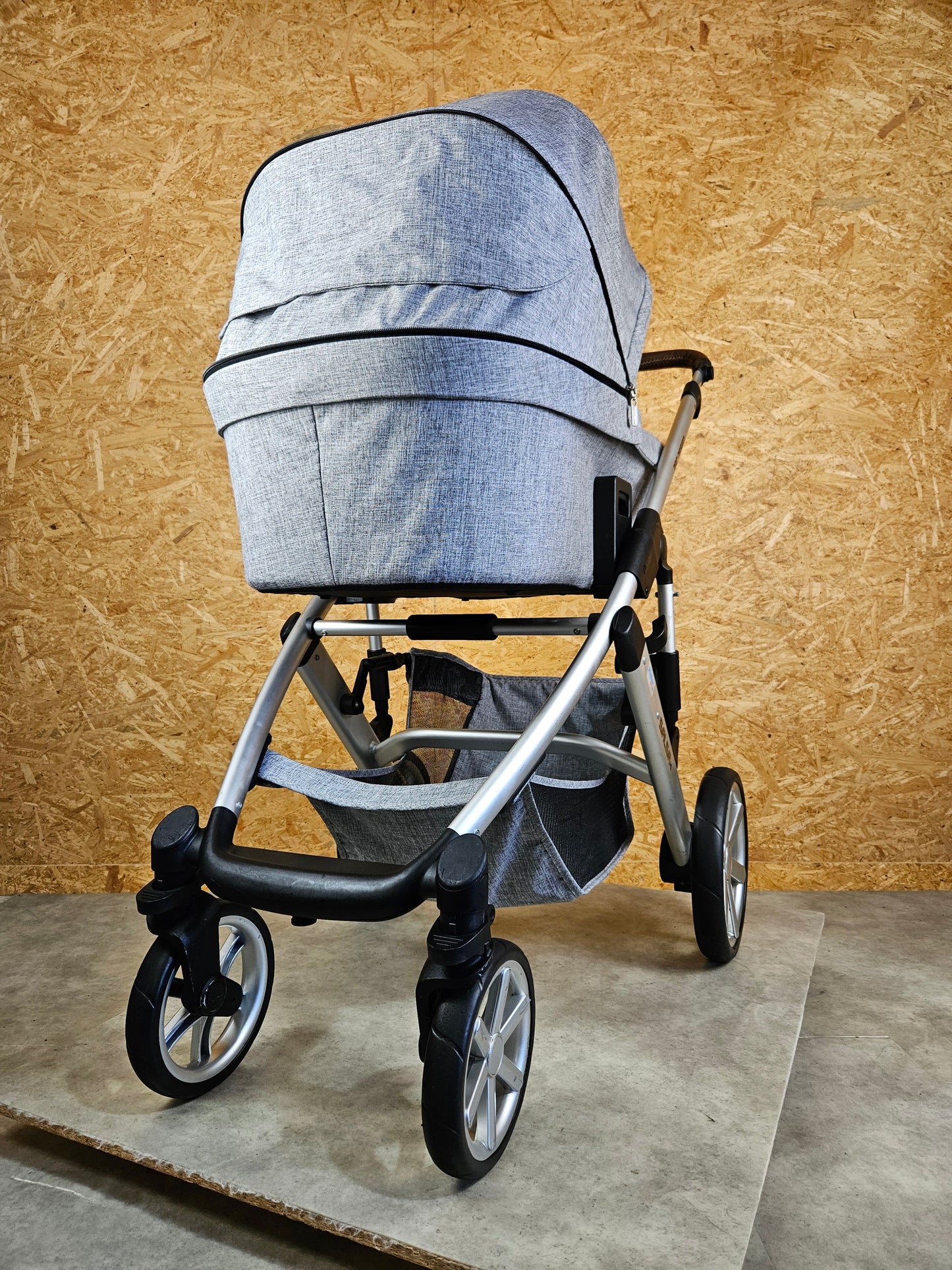 ABC Design - Salsa 4 Kombikinderwagen (Sportsitz und Liegewanne) mit Fußsack - Grau in gutem Zustand