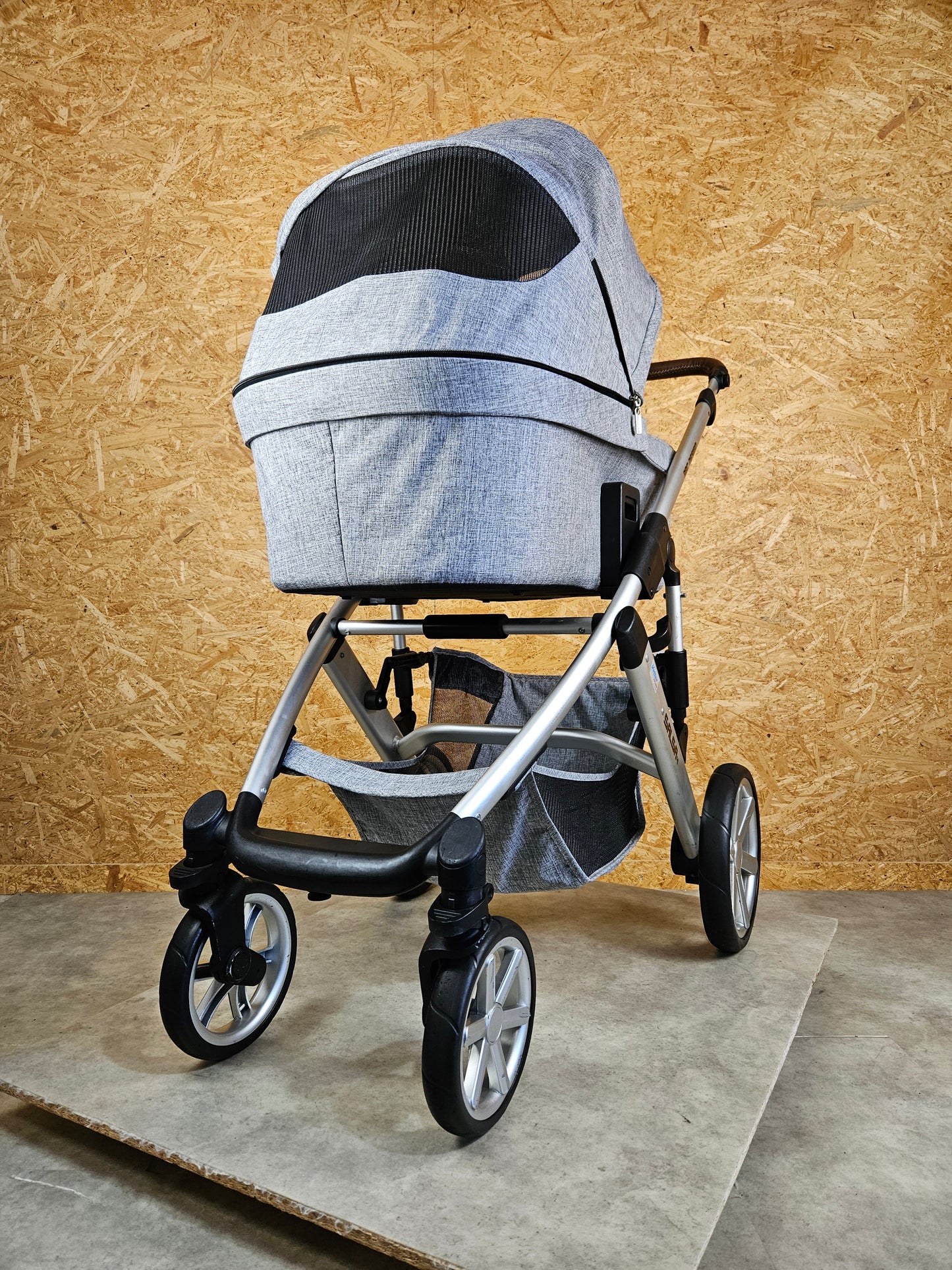 ABC Design - Salsa 4 Kombikinderwagen (Sportsitz und Liegewanne) mit Fußsack - Grau in gutem Zustand