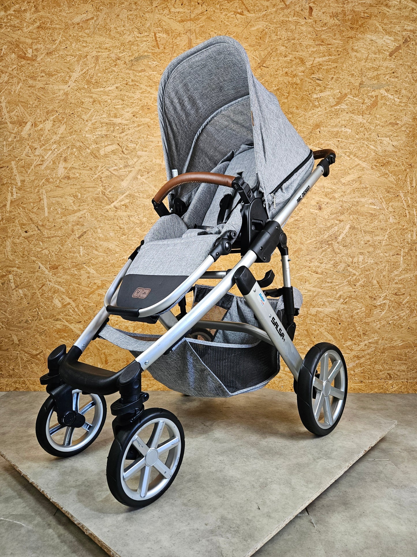 ABC Design - Salsa 4 Kombikinderwagen (Sportsitz und Liegewanne) mit Fußsack - Grau in gutem Zustand