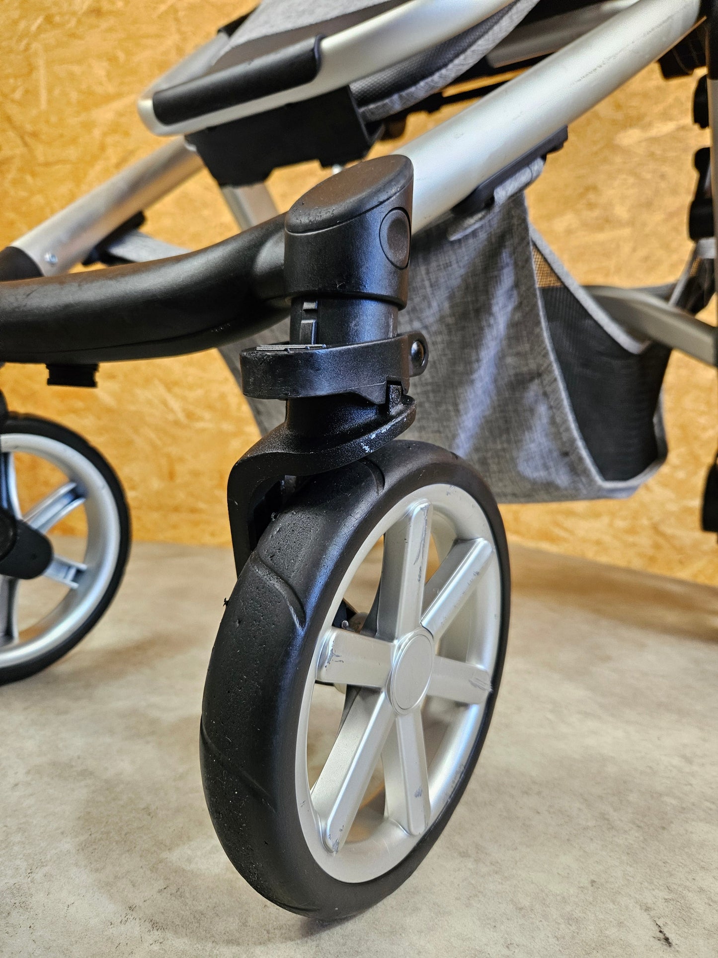 ABC Design - Salsa 4 Kombikinderwagen (Sportsitz und Liegewanne) mit Fußsack - Grau in gutem Zustand