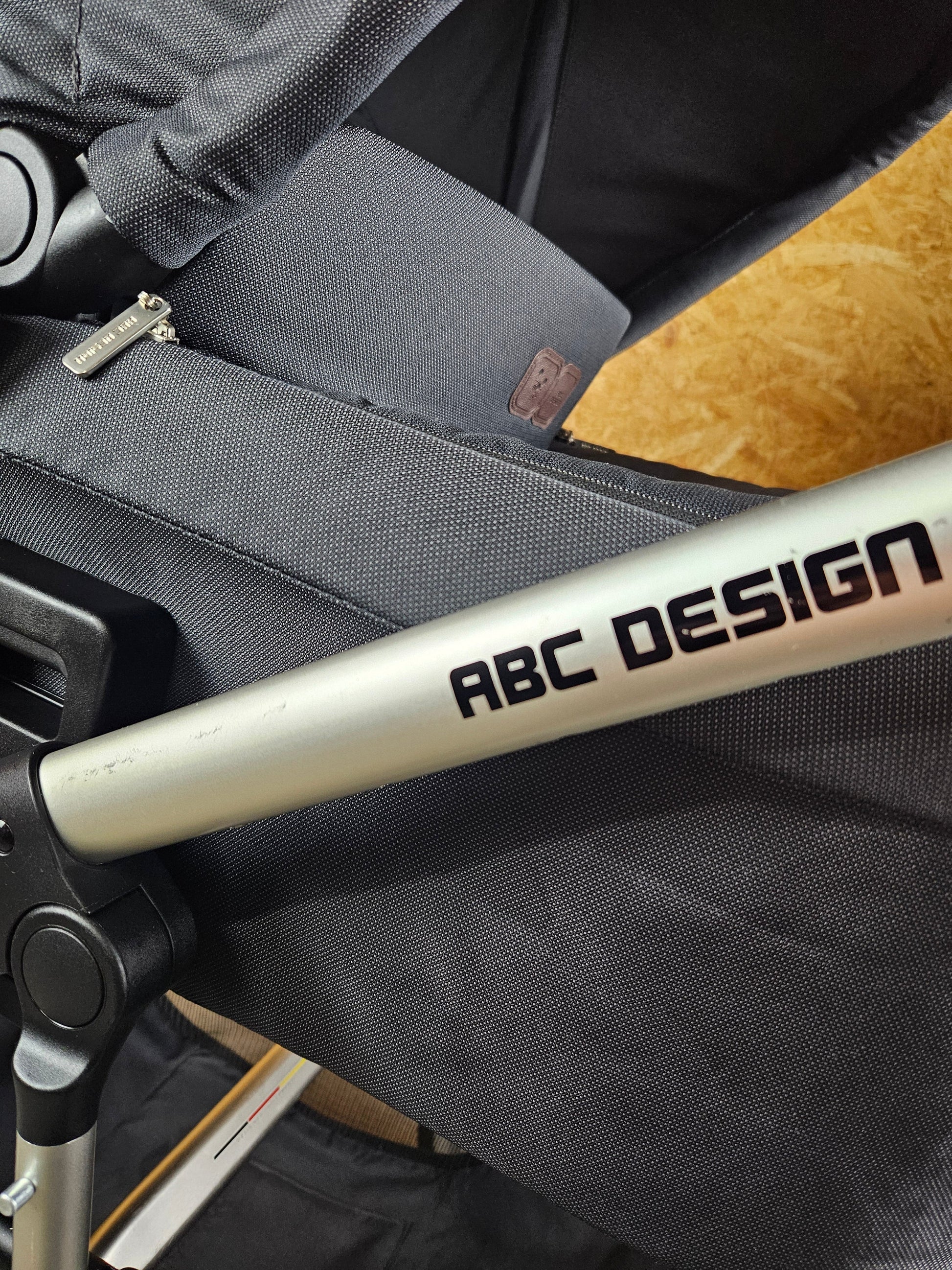 Abc Design - Salsa 4 Kombikinderwagen (sportsiz und Babywanne) - Schwarz in Gutem Zustand Kinderwagen 19