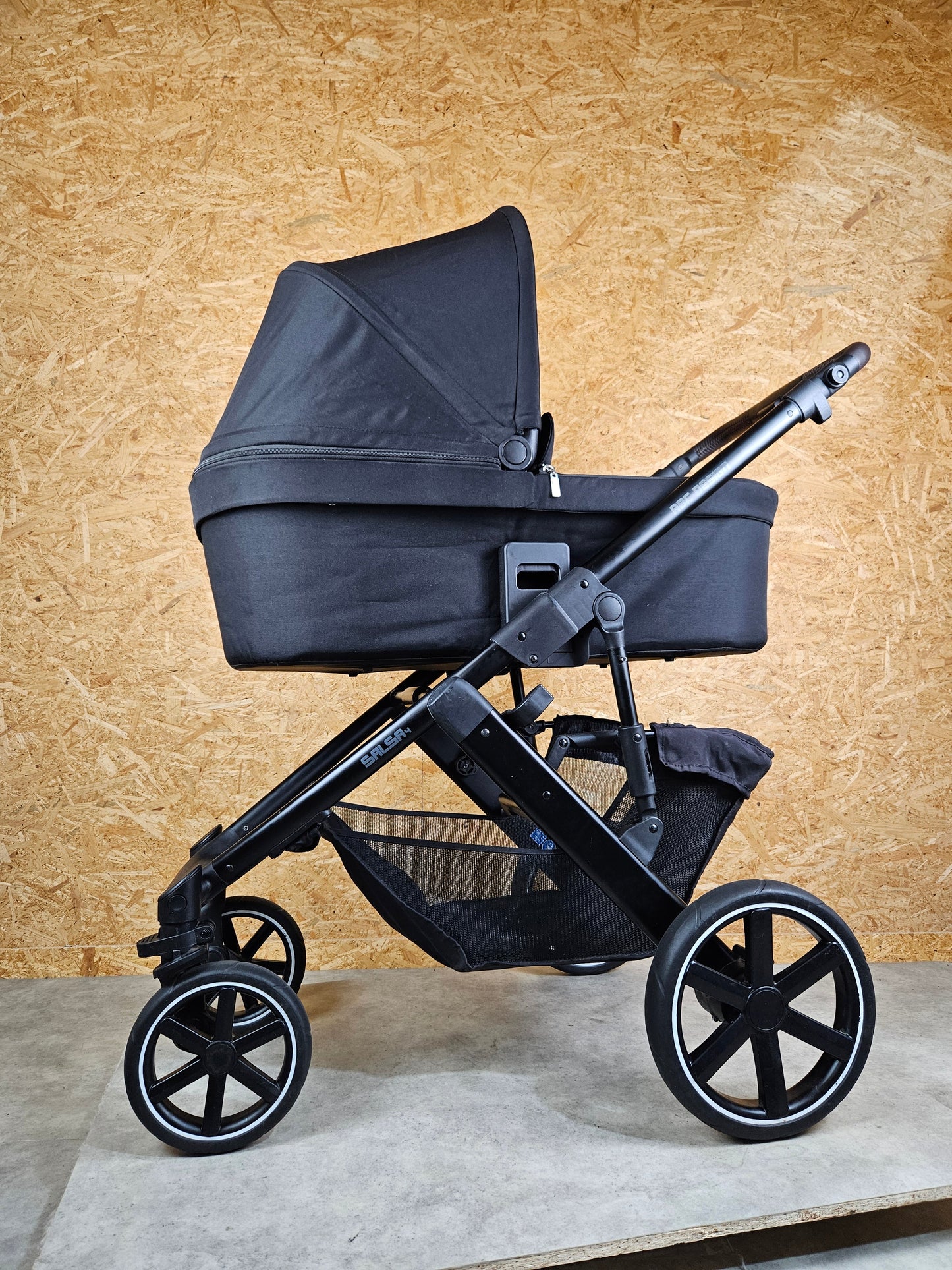 ABC Design - Salsa 4 Kombikinderwagen (Sportsiz und Babywanne) inkl. Fußsack und Zubehör - Schwarz in gutem Zustand