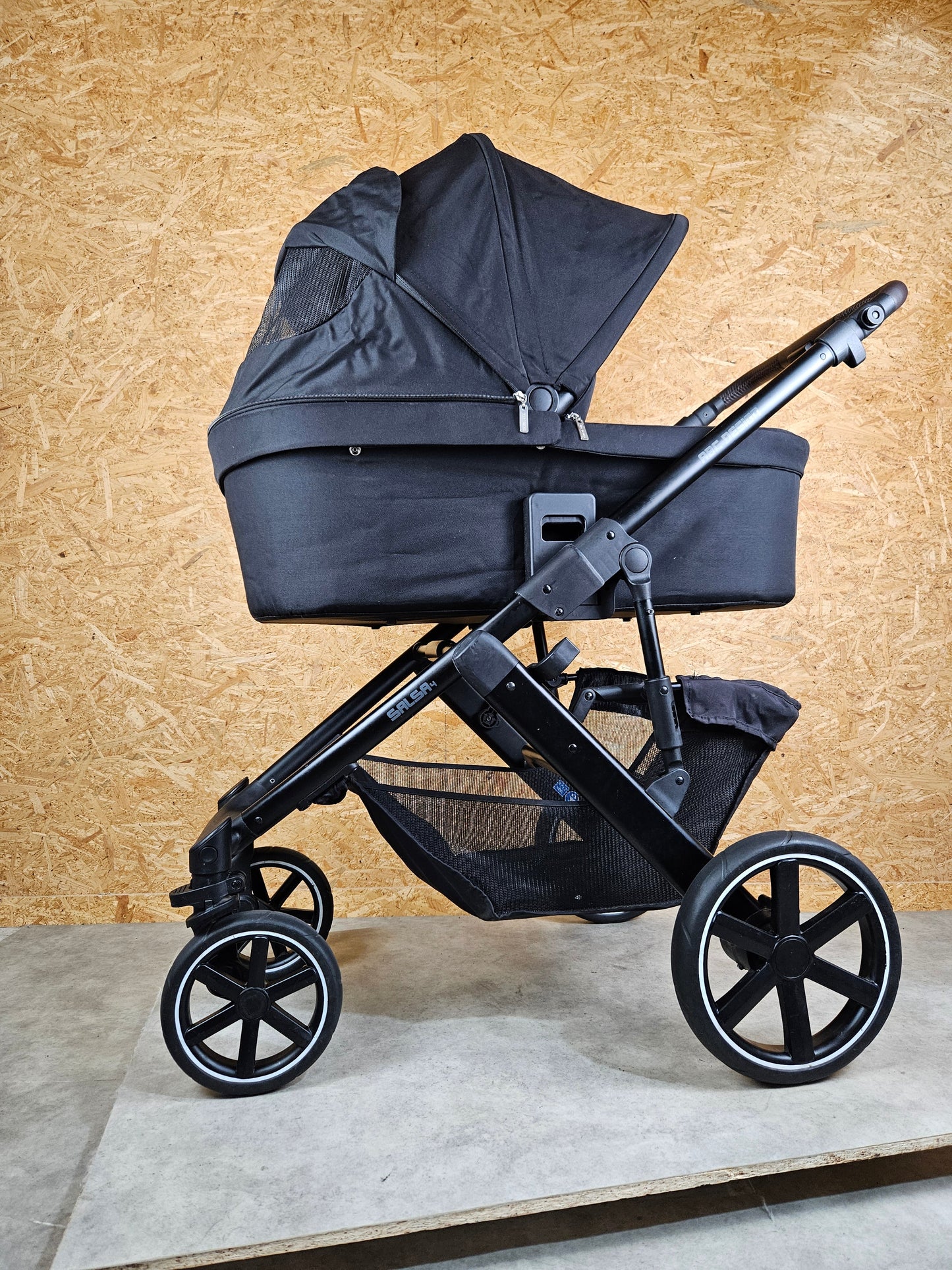 ABC Design - Salsa 4 Kombikinderwagen (Sportsiz und Babywanne) inkl. Fußsack und Zubehör - Schwarz in gutem Zustand