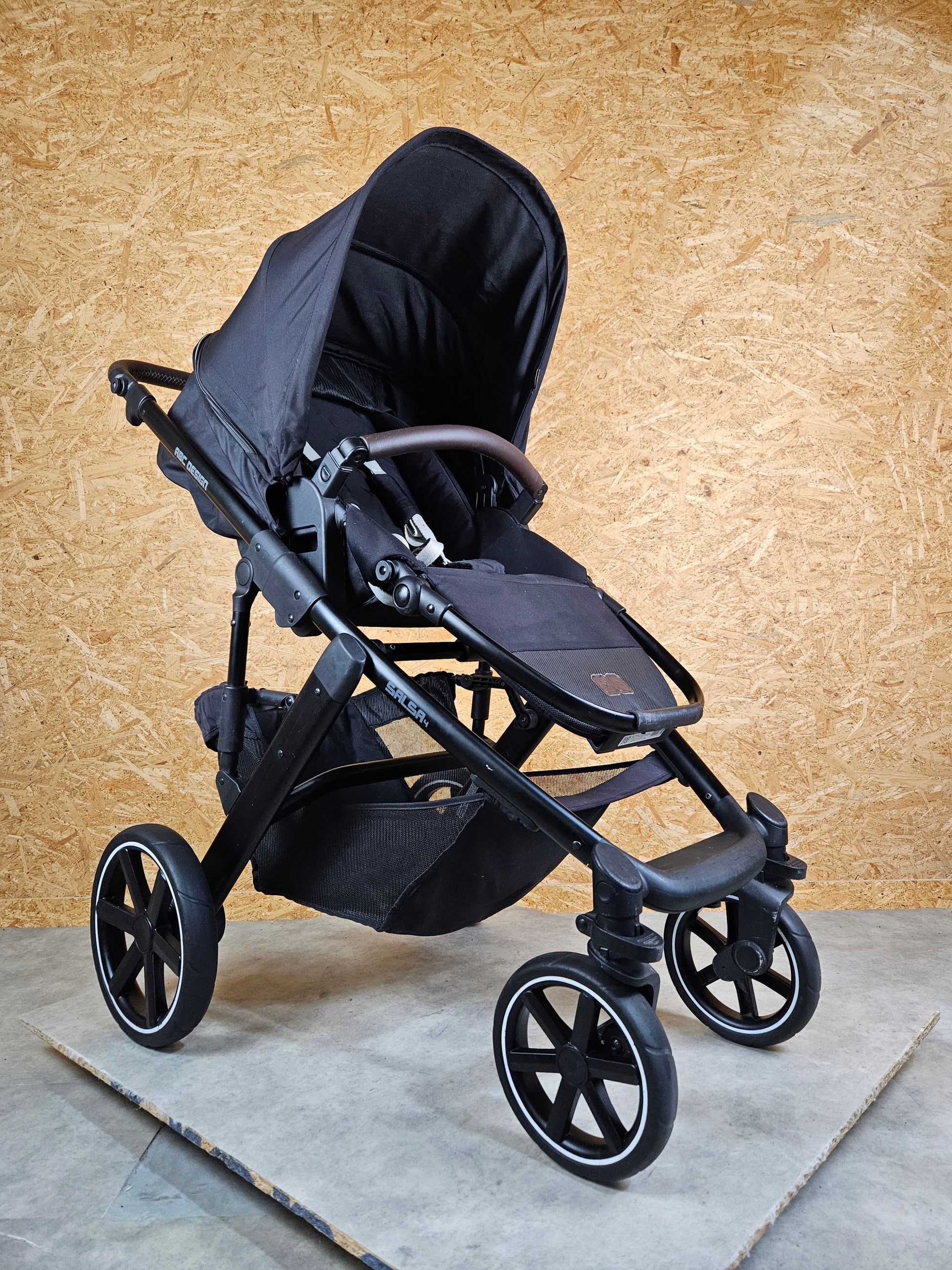 Abc Design - Salsa 4 Kombikinderwagen (sportsiz und Babywanne) Inkl. Fußsack Zubehör - Schwarz in Gutem Zustand