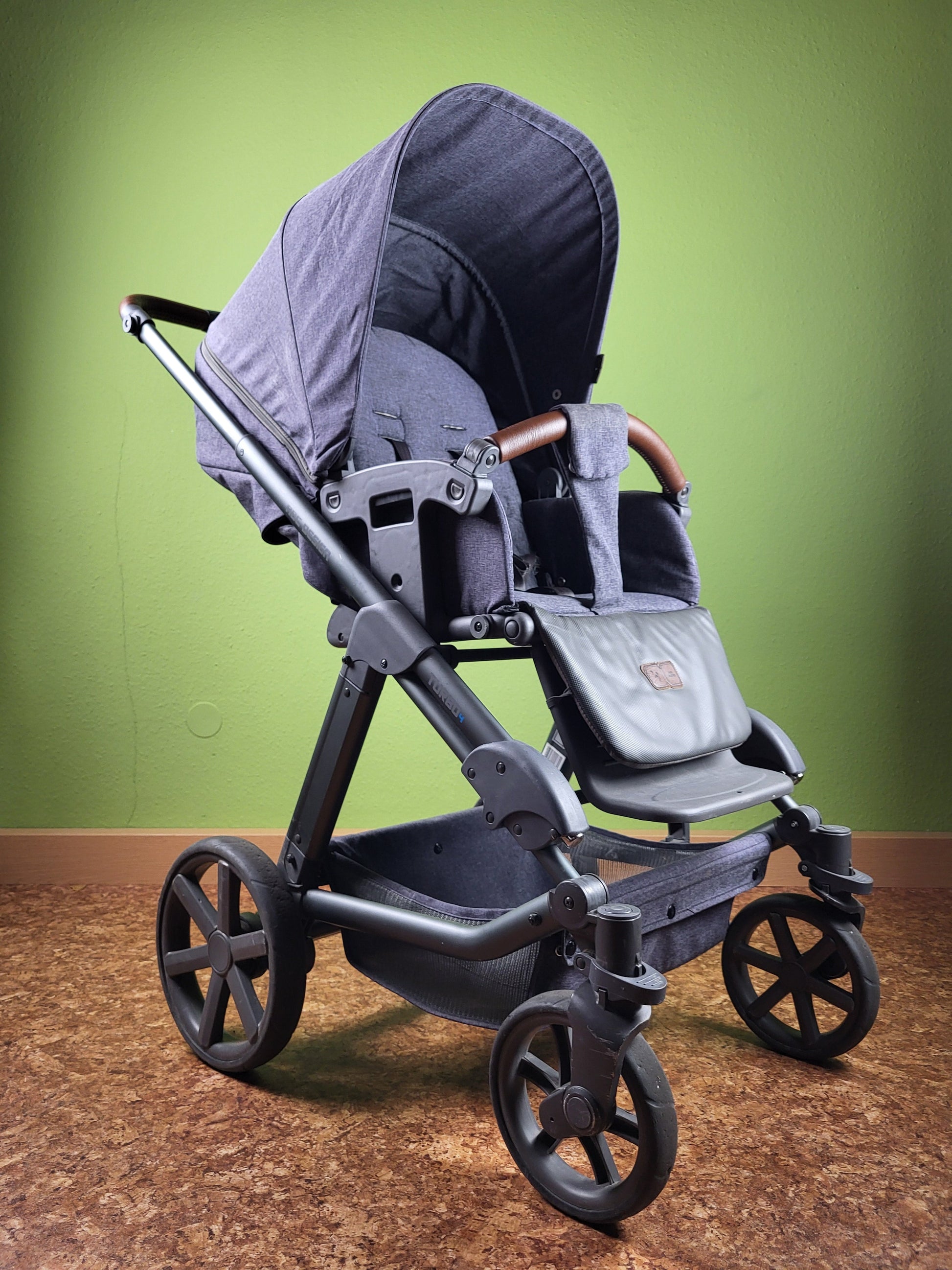 Abc Design - Turbo 4 Kombikinderwagen (sportsiz und Liegewanne) - Dunkelgrau - in Gutem Zustand Grau / Gut Kinderwagen 2