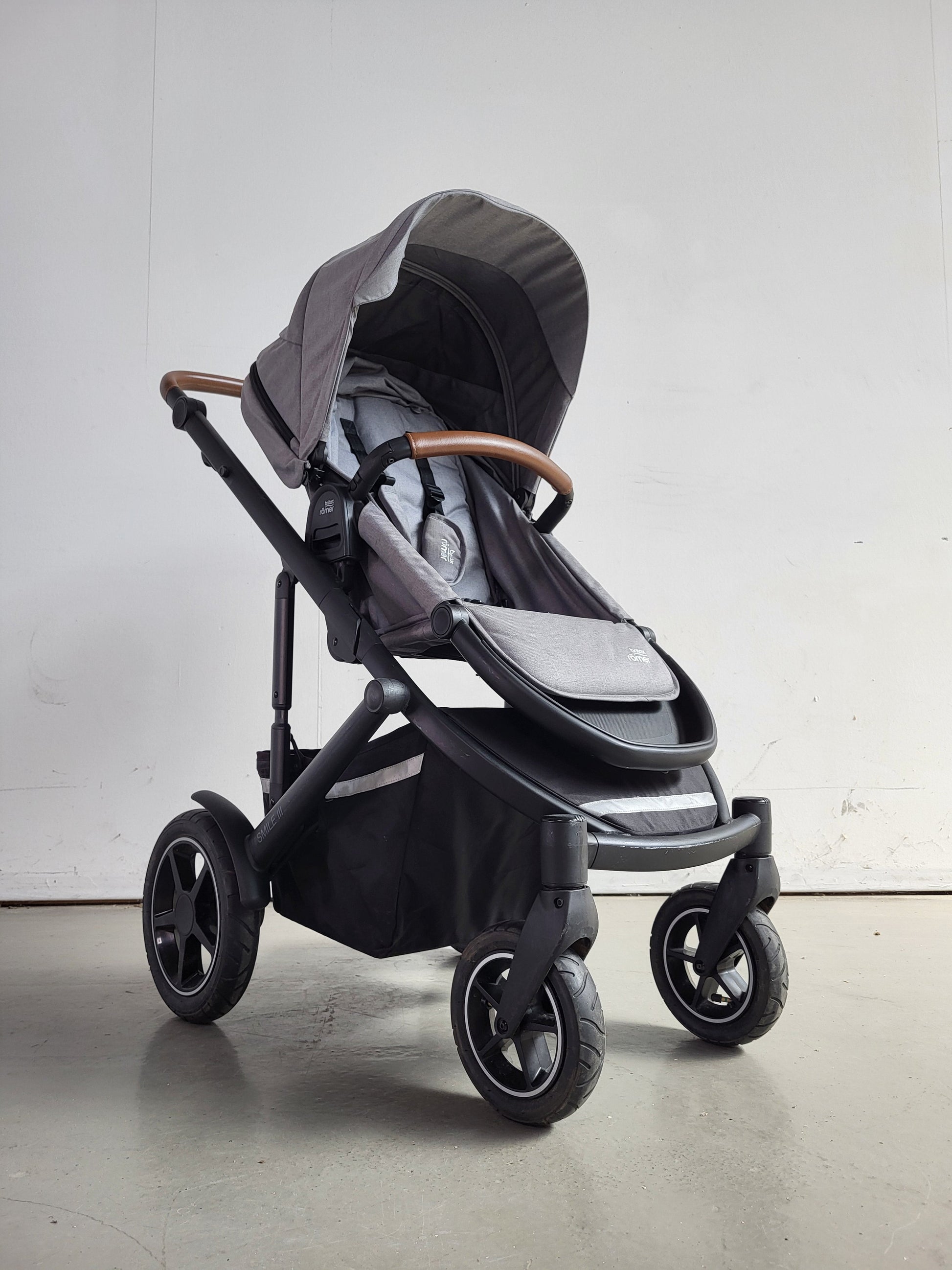 Britax Römer - Duo Smile Iii - Kombikinderwagen (sportsitz und Babywanne) - Grau in Gutem Zustand Kinderwagen 2