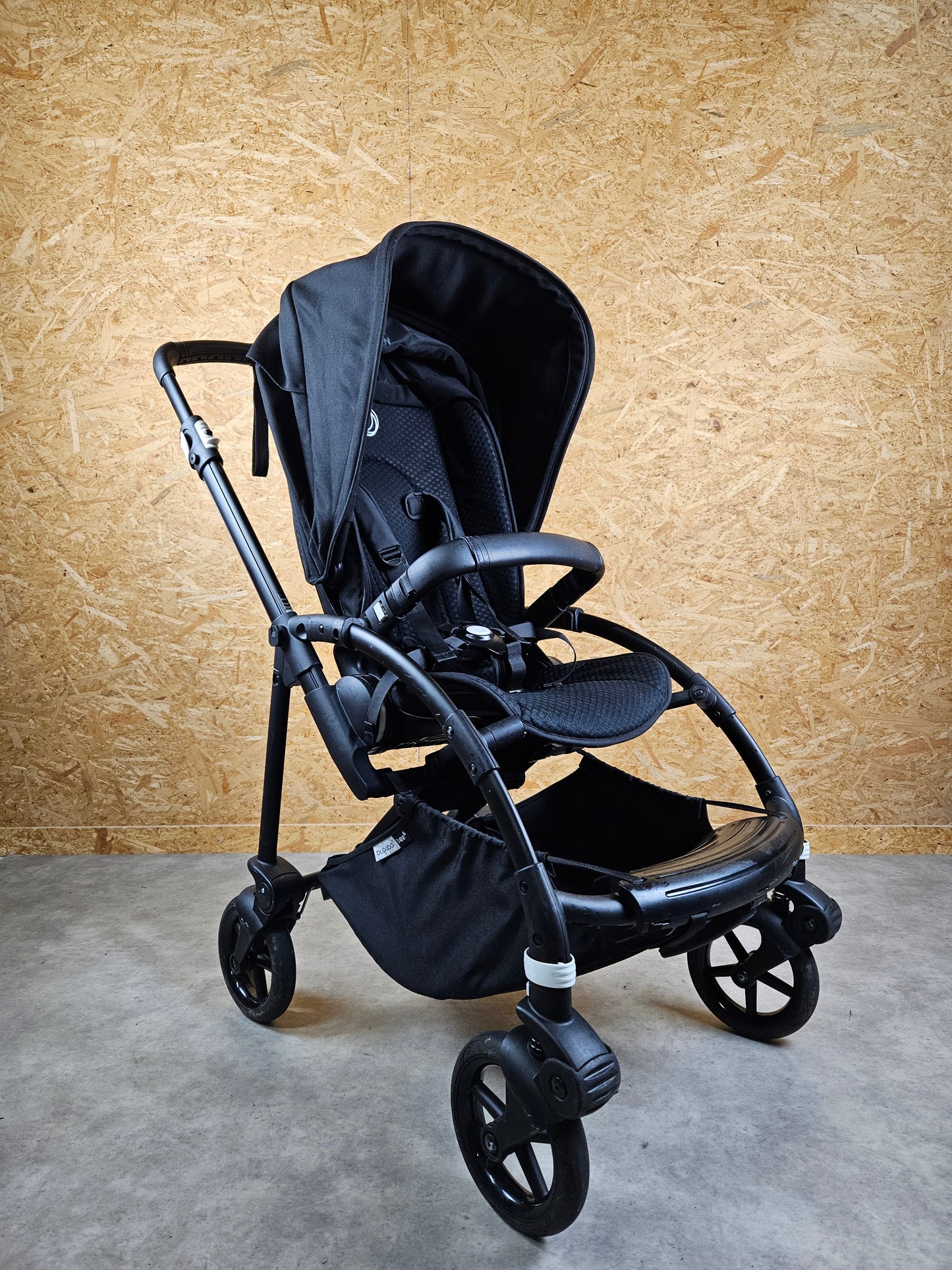 Bugaboo Bee 6 - Schwarz in sehr Gutem Zustand Kinderwagen 2