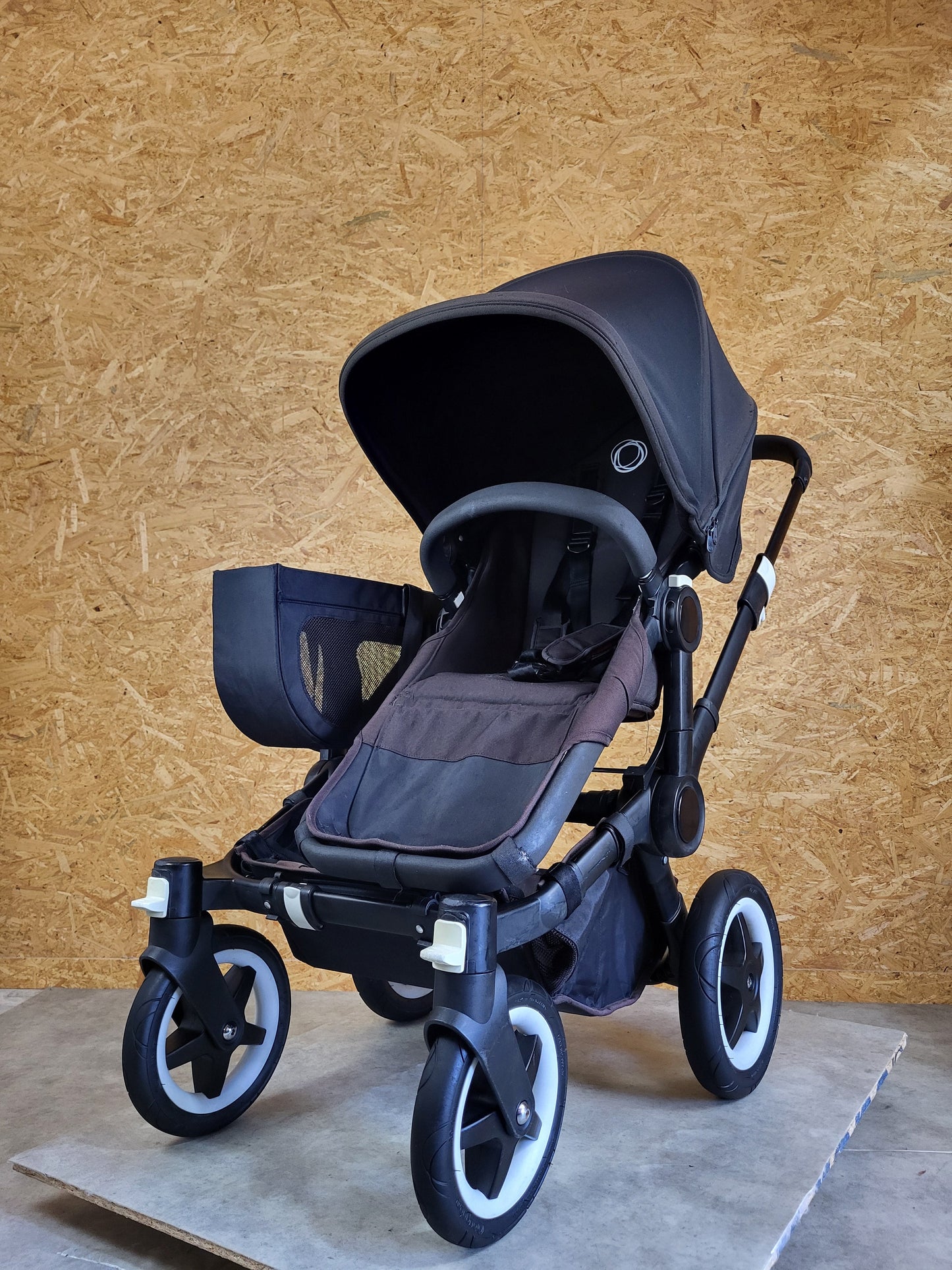 Bugaboo - Donkey 2 Duo Kinderwagen (1 Liegewanne / 2 Sportsitze) inkl. seitliche Gepäcktasche - Schwarz - in gutem Zustand