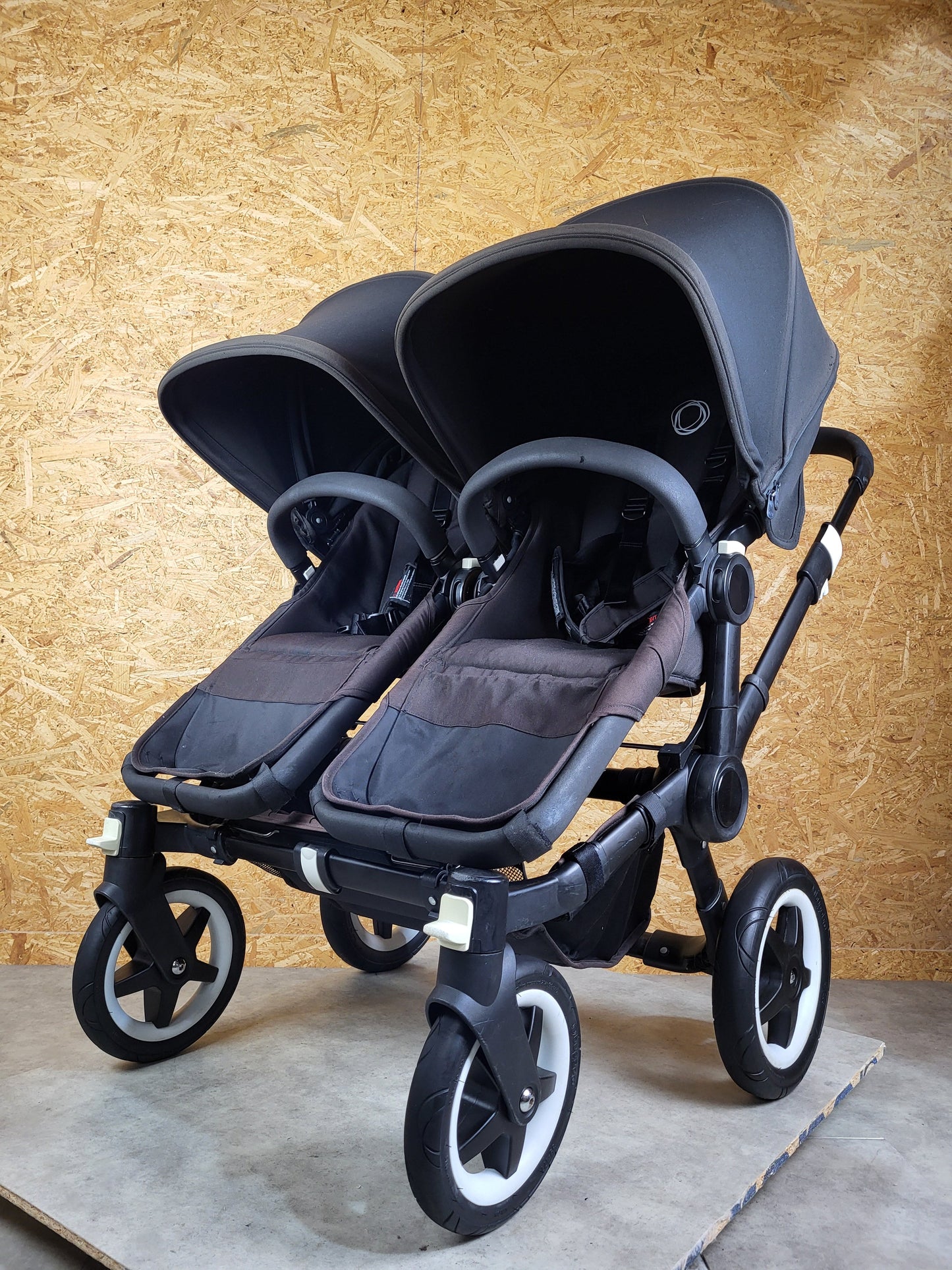 Bugaboo - Donkey 2 Duo Kinderwagen (1 Liegewanne / 2 Sportsitze) inkl. seitliche Gepäcktasche - Schwarz - in gutem Zustand