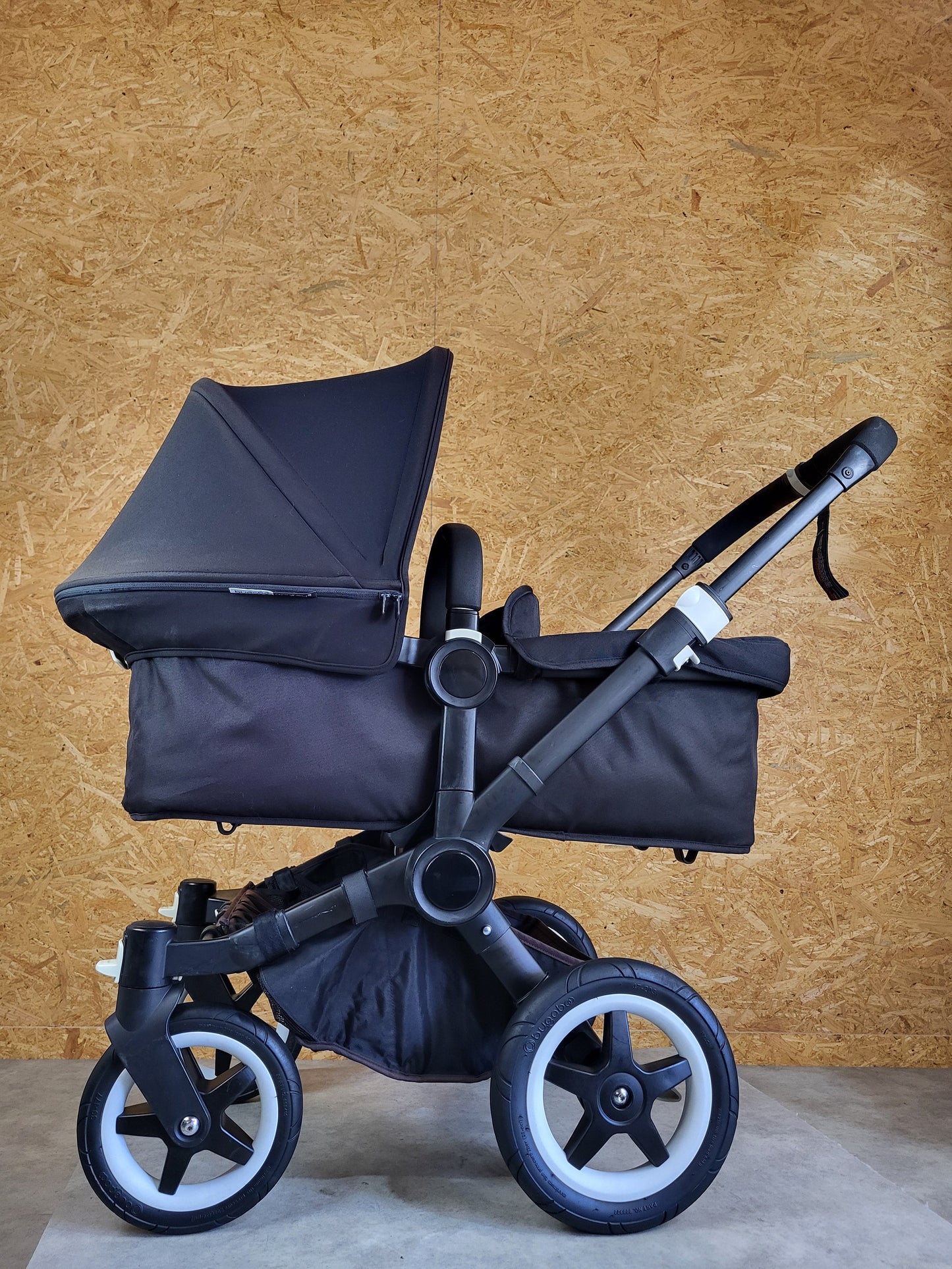 Bugaboo - Donkey 2 Duo Kinderwagen (1 Liegewanne / 2 Sportsitze) inkl. seitliche Gepäcktasche - Schwarz - in gutem Zustand