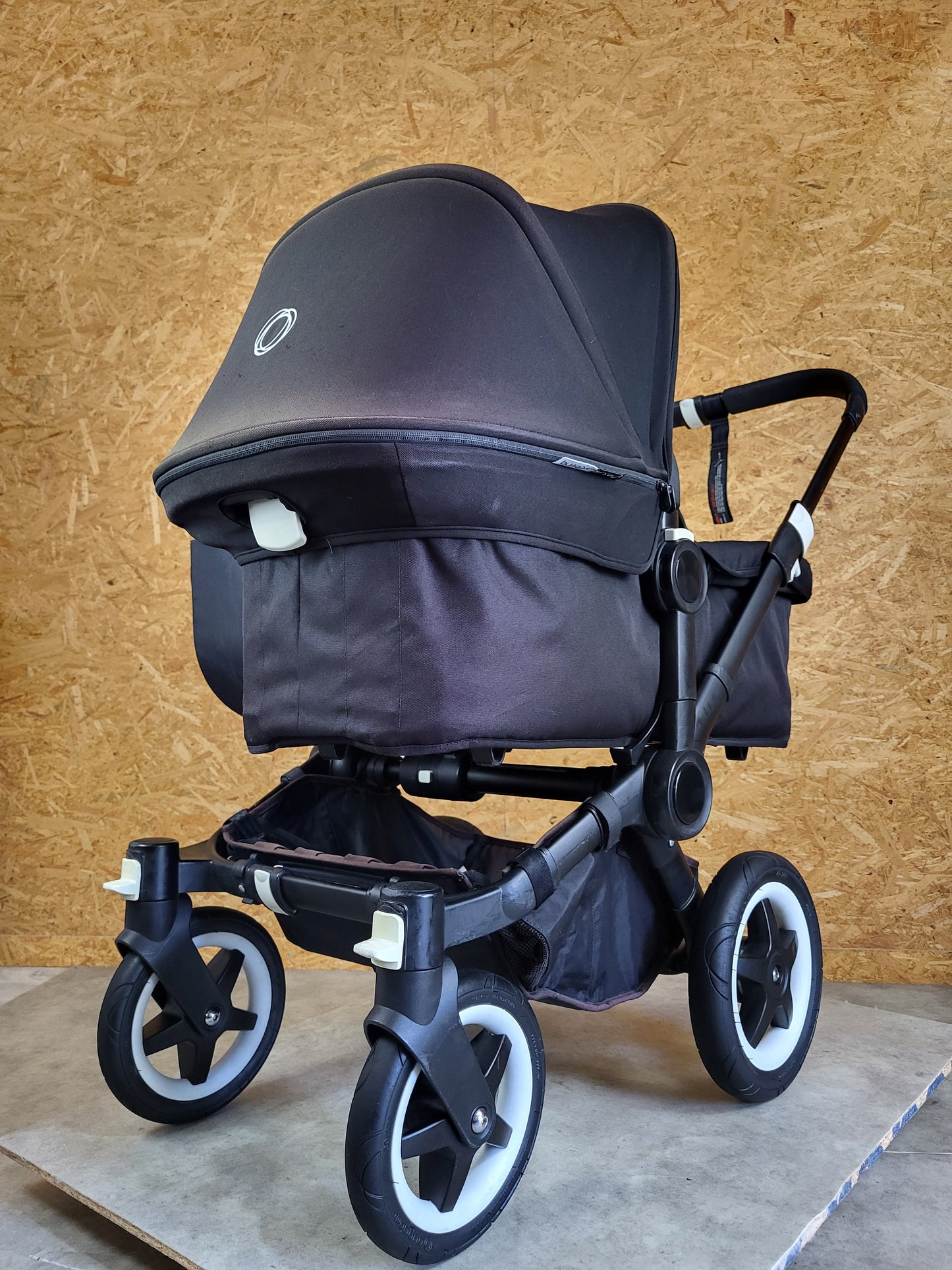 Bugaboo - Donkey 2 Duo Kinderwagen (1 Liegewanne / 2 Sportsitze) inkl. seitliche Gepäcktasche - Schwarz - in gutem Zustand