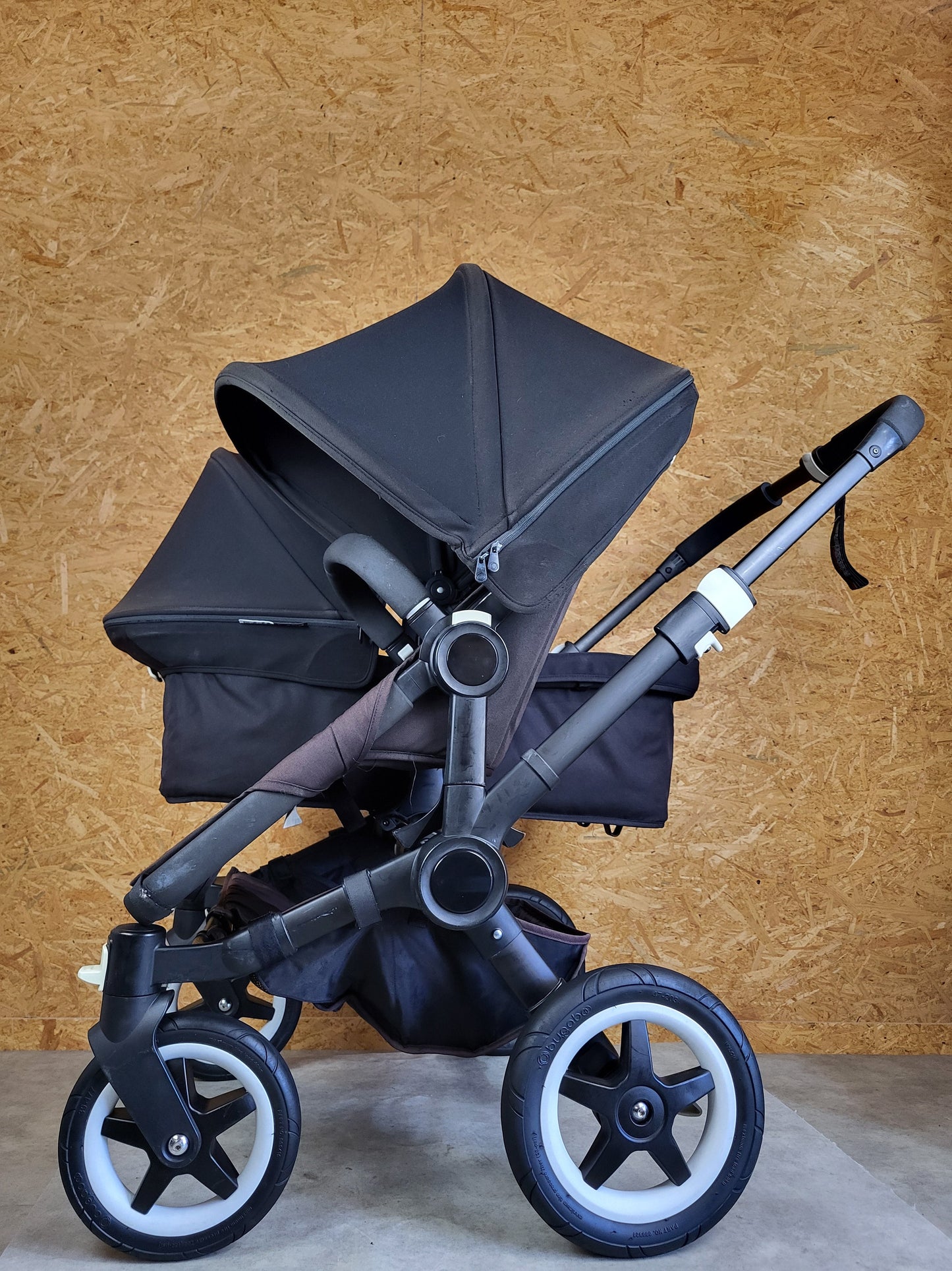 Bugaboo - Donkey 2 Duo Kinderwagen (1 Liegewanne / 2 Sportsitze) inkl. seitliche Gepäcktasche - Schwarz - in gutem Zustand