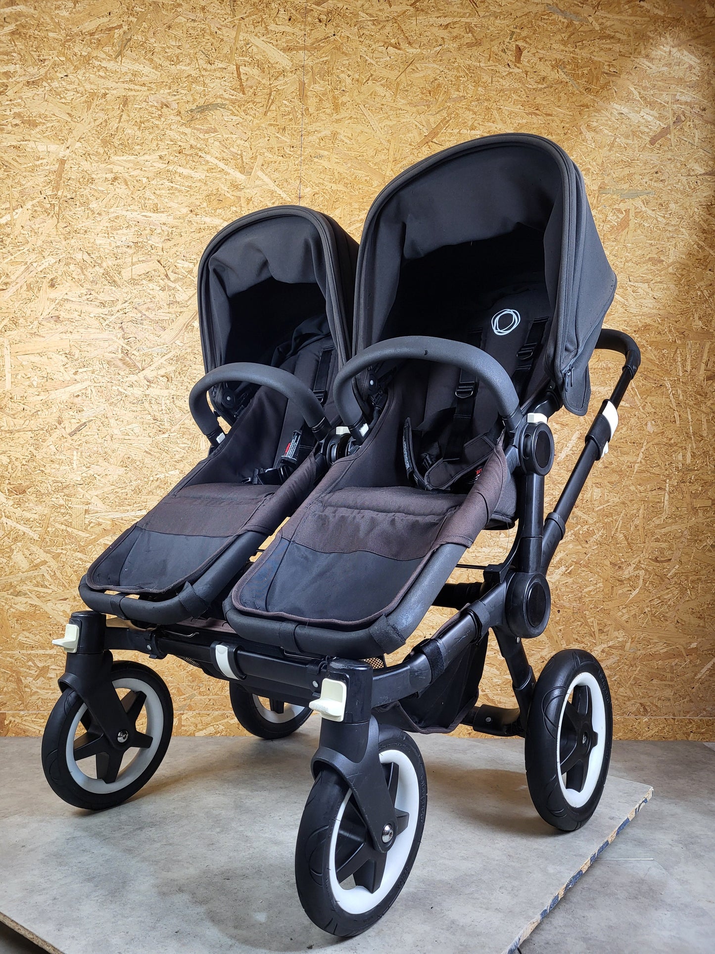 Bugaboo - Donkey 2 Duo Kinderwagen (1 Liegewanne / 2 Sportsitze) inkl. seitliche Gepäcktasche - Schwarz - in gutem Zustand