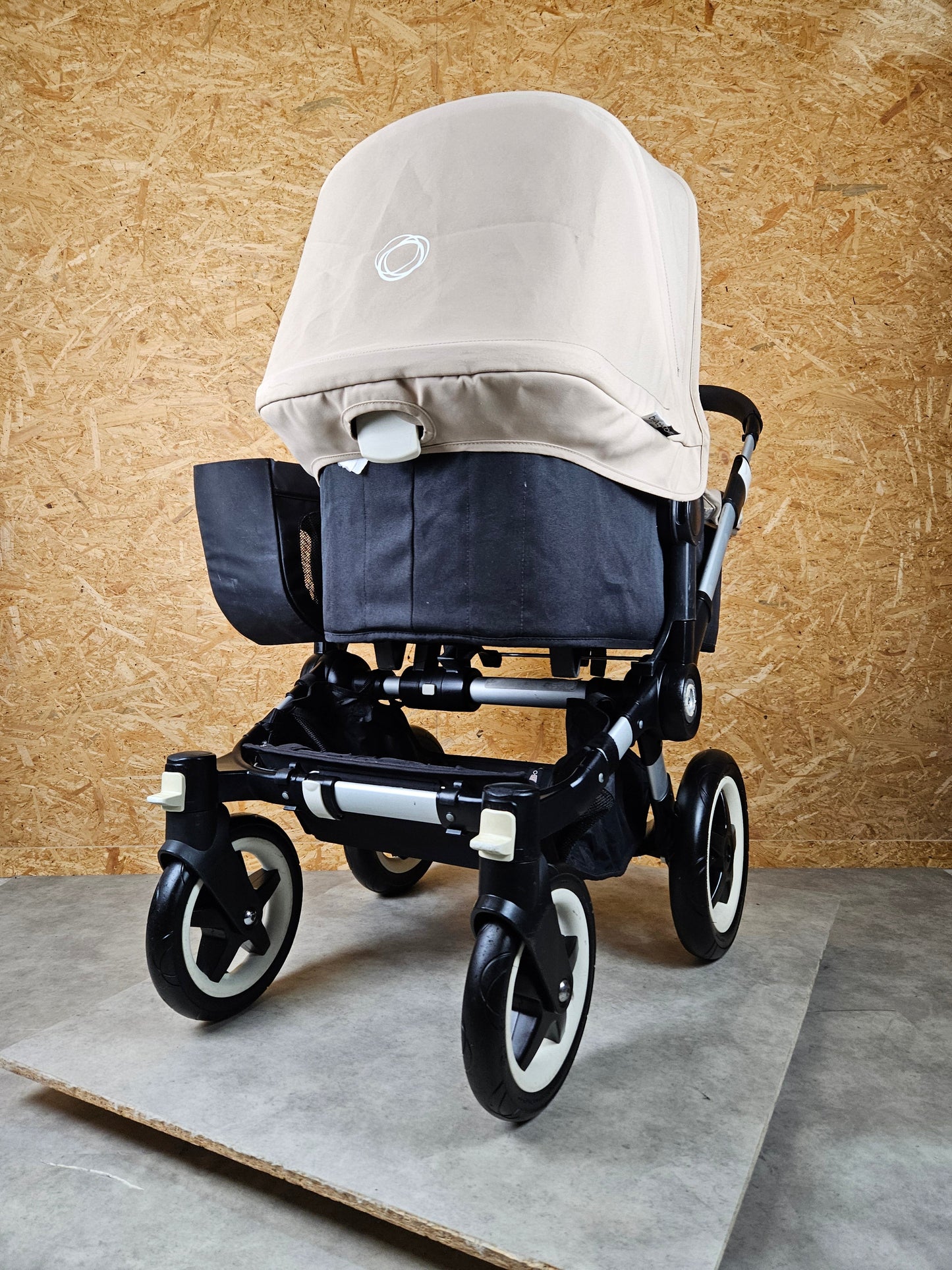 Bugaboo - Donkey Duo Kinderwagen (1 Liegewanne / 2 Sportsitze) inkl. seitliche Gepäcktasche - Ivory - in gutem Zustand