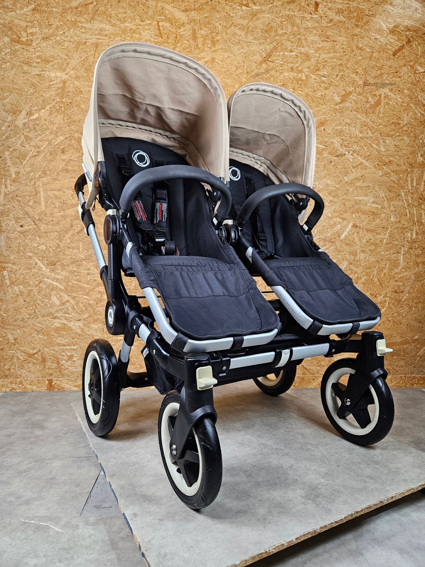 Bugaboo - Donkey Duo Kinderwagen (1 Liegewanne / 2 Sportsitze) inkl. seitliche Gepäcktasche - Ivory - in gutem Zustand