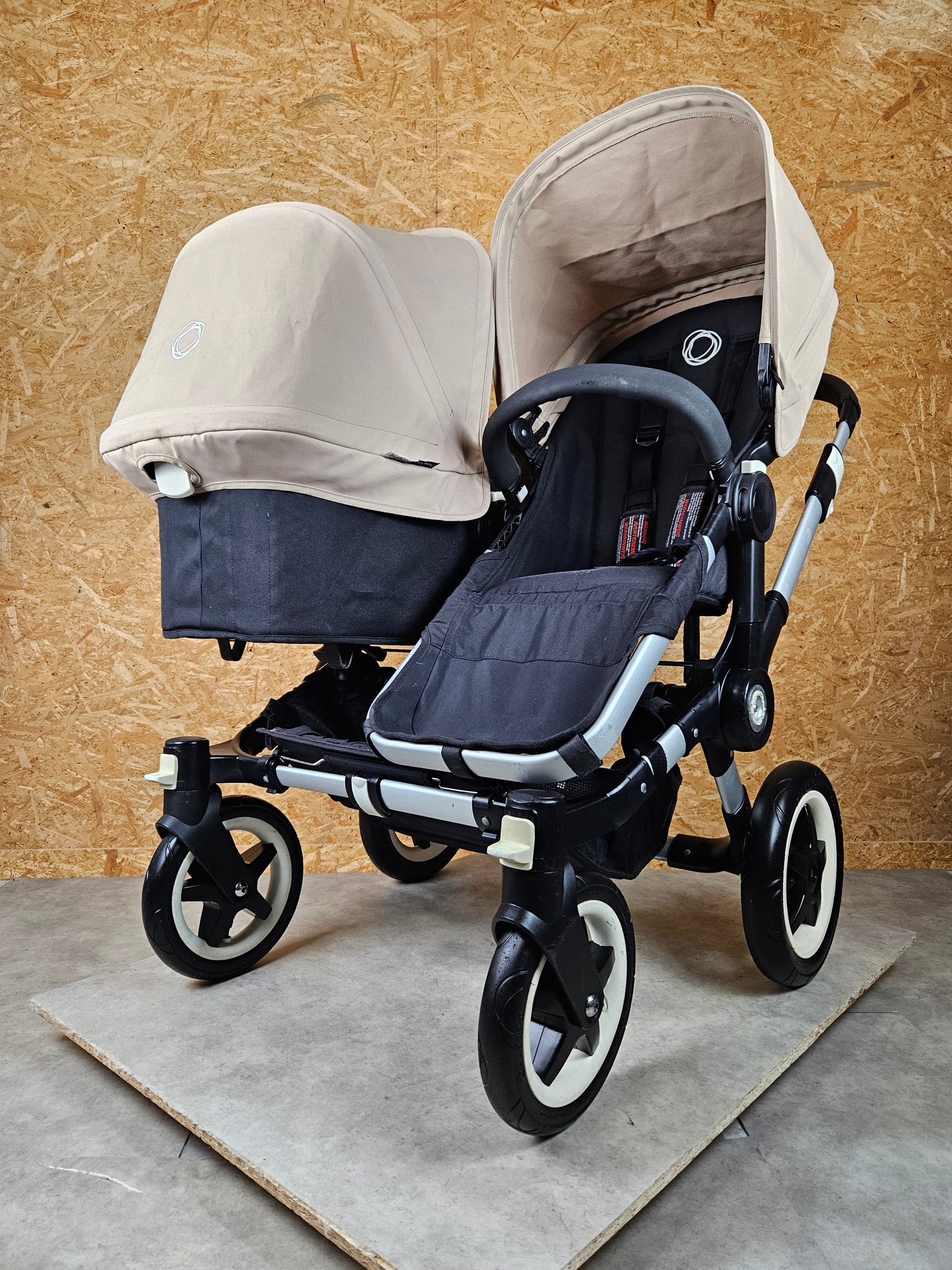 Bugaboo - Donkey Duo Kinderwagen (1 Liegewanne / 2 Sportsitze) inkl. seitliche Gepäcktasche - Ivory - in gutem Zustand