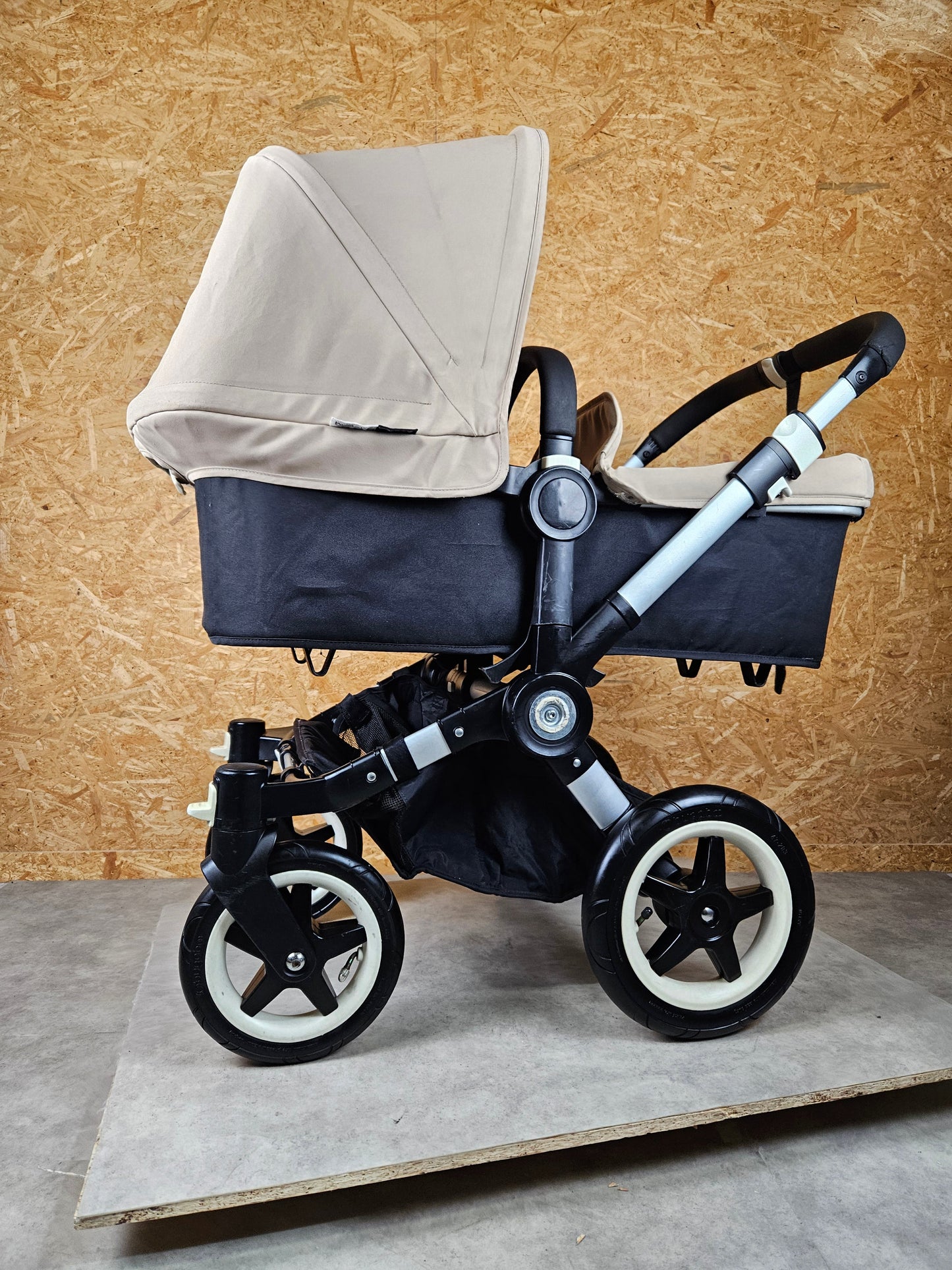 Bugaboo - Donkey Duo Kinderwagen (1 Liegewanne / 2 Sportsitze) inkl. seitliche Gepäcktasche - Ivory - in gutem Zustand