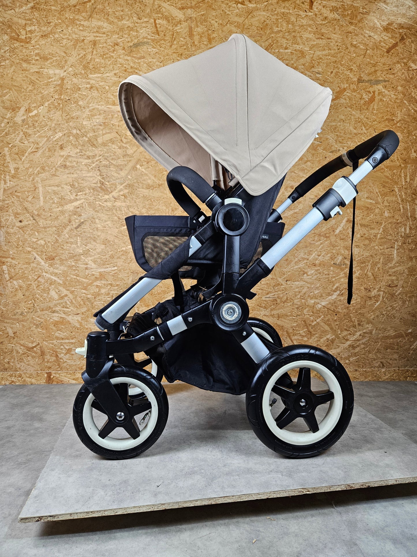 Bugaboo - Donkey Duo Kinderwagen (1 Liegewanne / 2 Sportsitze) inkl. seitliche Gepäcktasche - Ivory - in gutem Zustand
