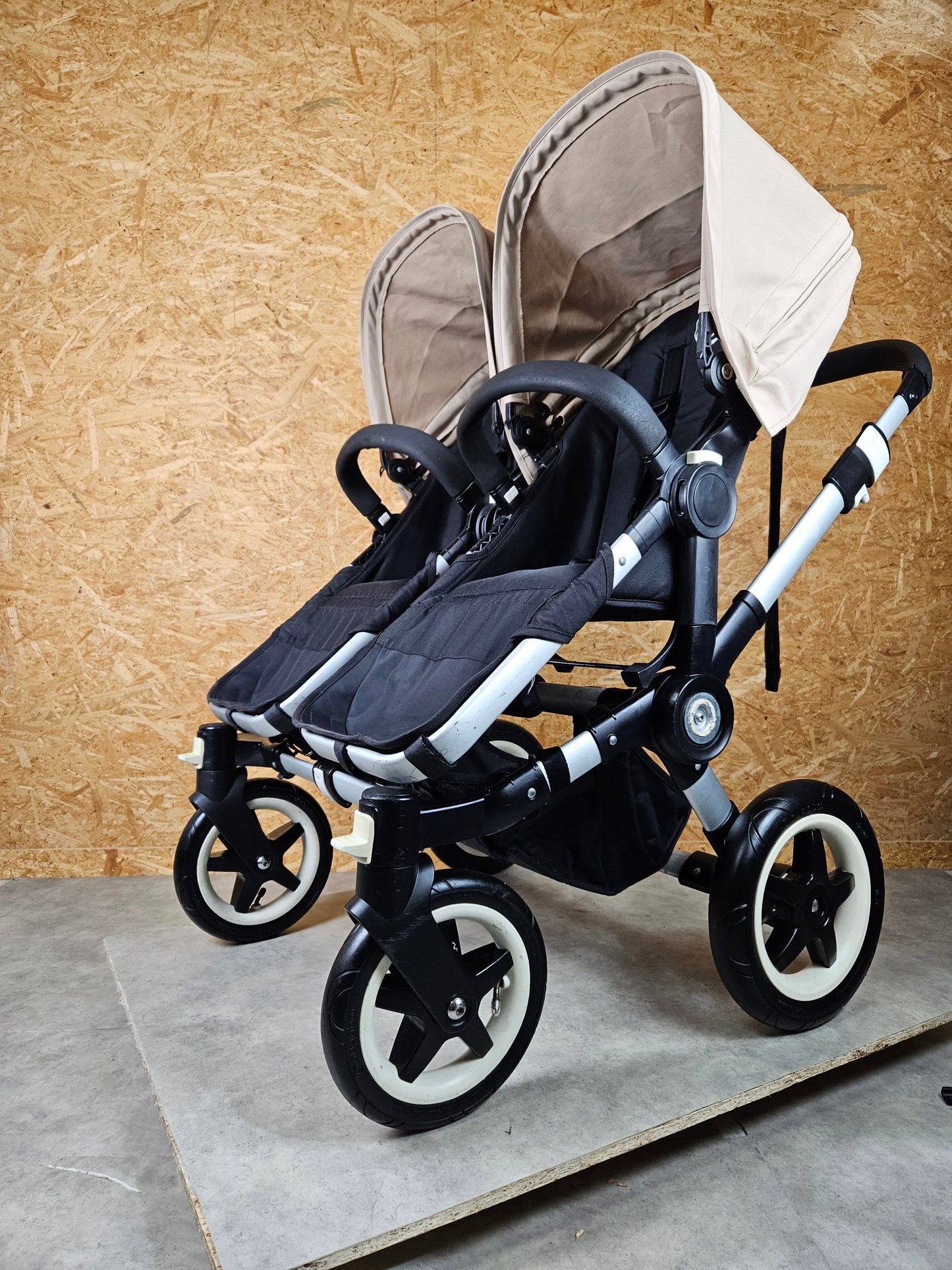 Bugaboo - Donkey Duo Kinderwagen (1 Liegewanne / 2 Sportsitze) inkl. seitliche Gepäcktasche - Ivory - in gutem Zustand