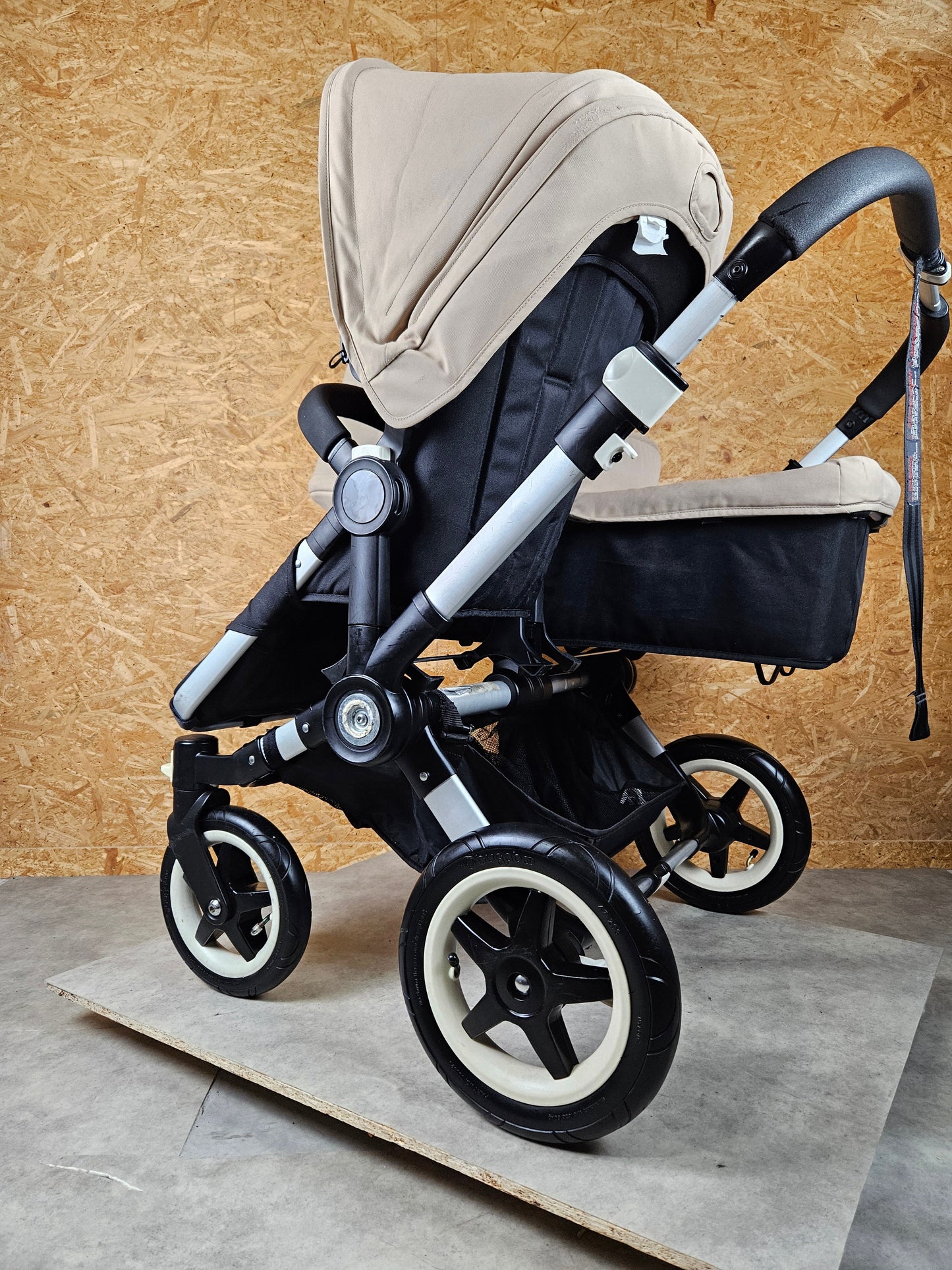 Bugaboo - Donkey Duo Kinderwagen (1 Liegewanne / 2 Sportsitze) inkl. seitliche Gepäcktasche - Ivory - in gutem Zustand