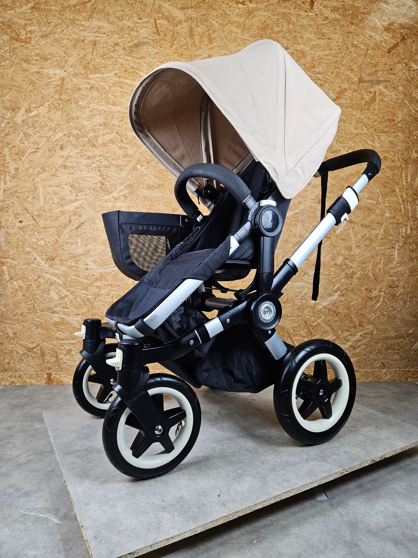 Bugaboo - Donkey Duo Kinderwagen (1 Liegewanne / 2 Sportsitze) inkl. seitliche Gepäcktasche - Ivory - in gutem Zustand