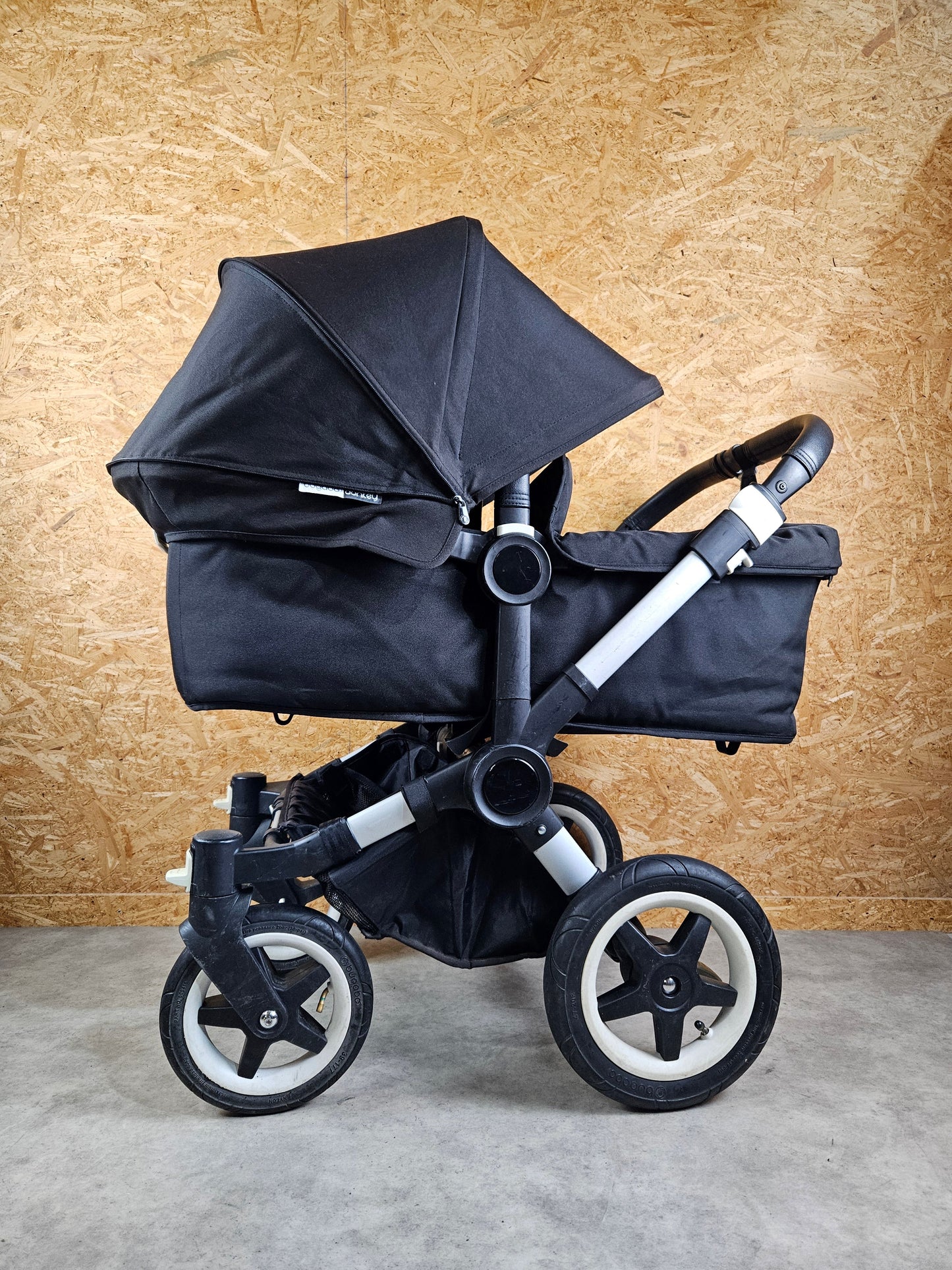 Bugaboo - Donkey Duo Kinderwagen (1 Liegewanne / 1 Sportsitz) Inkl. Seitliche Gepäcktasche - Schwarz in Gutem Zustand 5