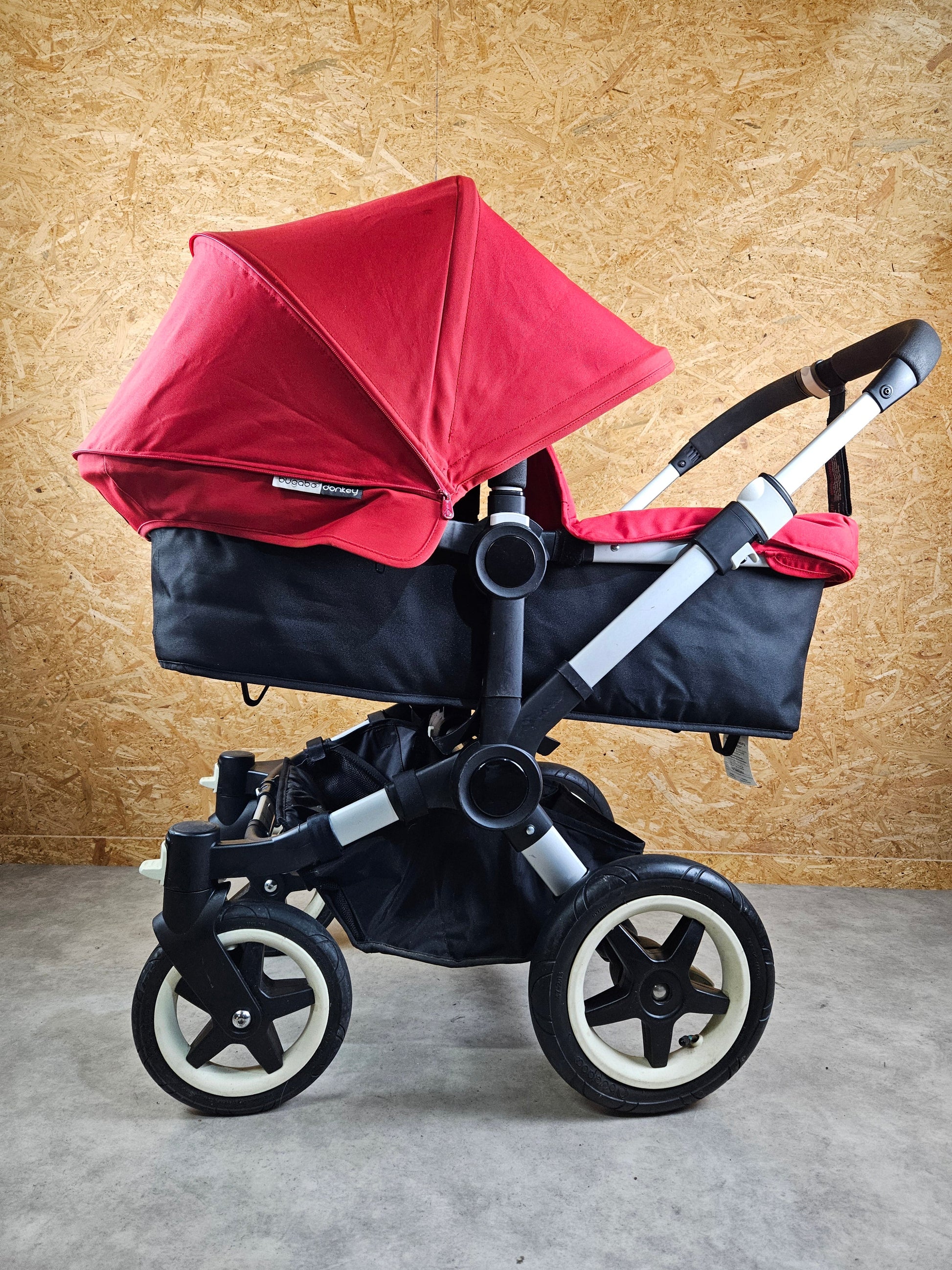 Bugaboo - Donkey Geschwister Kinderwagen (1 Liegewanne / 1 Sportsitz) Inkl. Seitliche GepƤcktasche - Schwarz Rot
