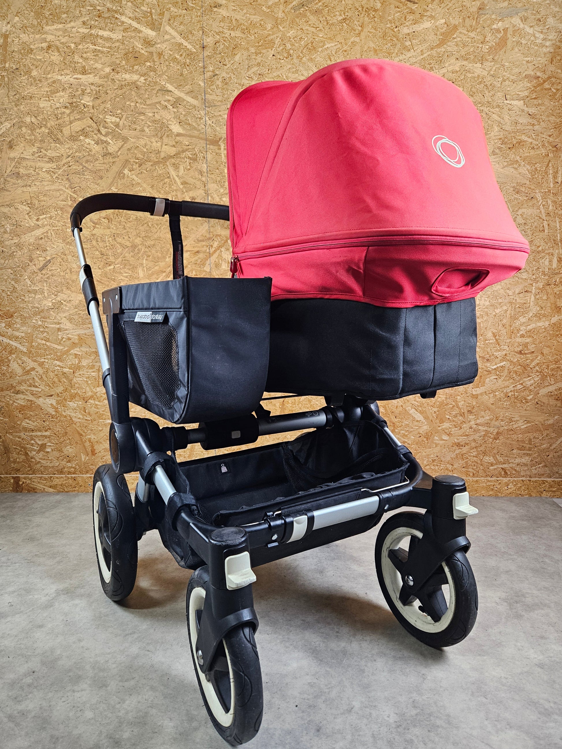 Bugaboo - Donkey Geschwister Kinderwagen (1 Liegewanne / 1 Sportsitz) Inkl. Seitliche GepƤcktasche - Schwarz Rot