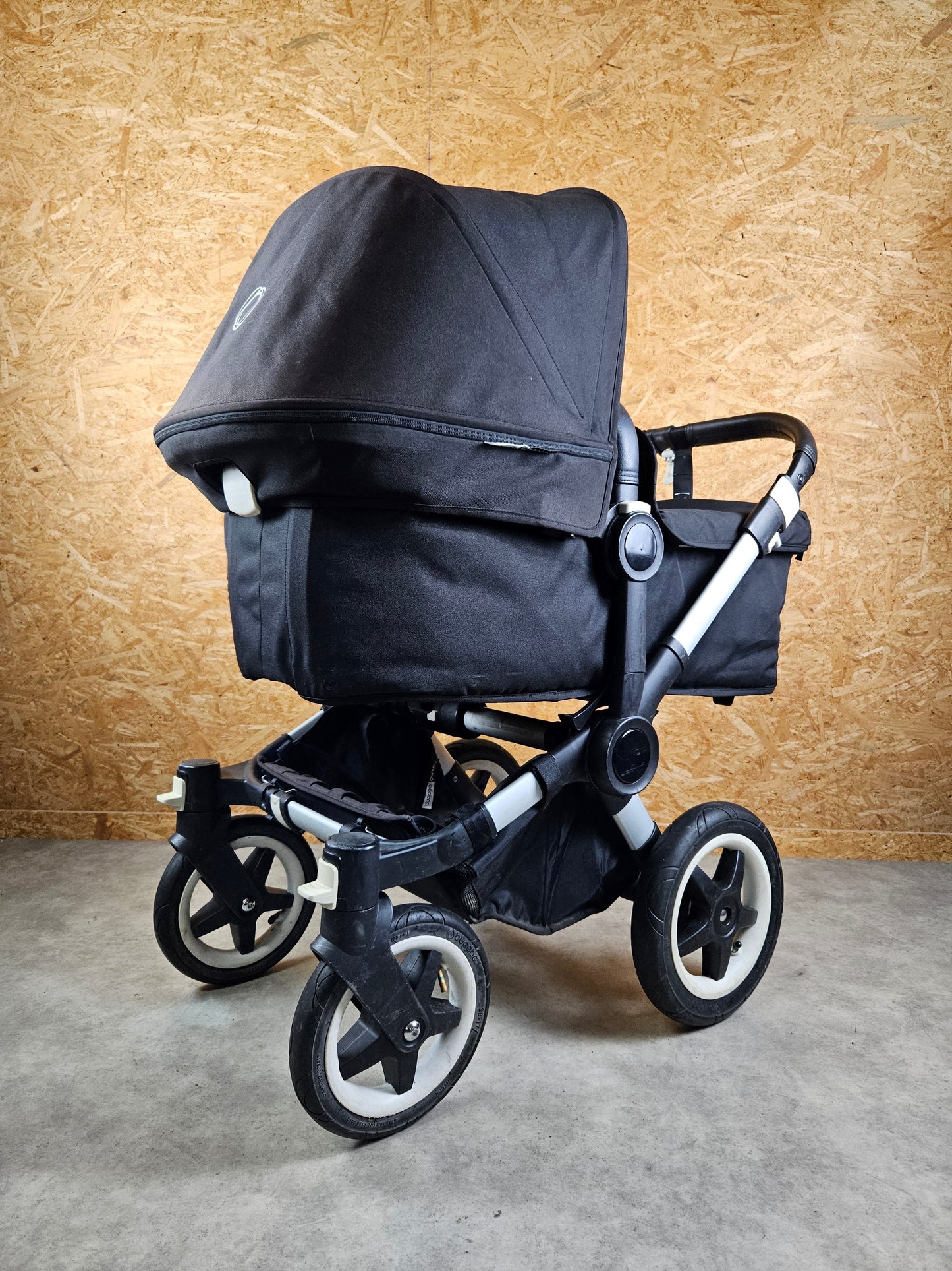 Bugaboo - Donkey Duo Kinderwagen (1 Liegewanne / 1 Sportsitz) Inkl. Seitliche Gepäcktasche - Schwarz in Gutem Zustand 3