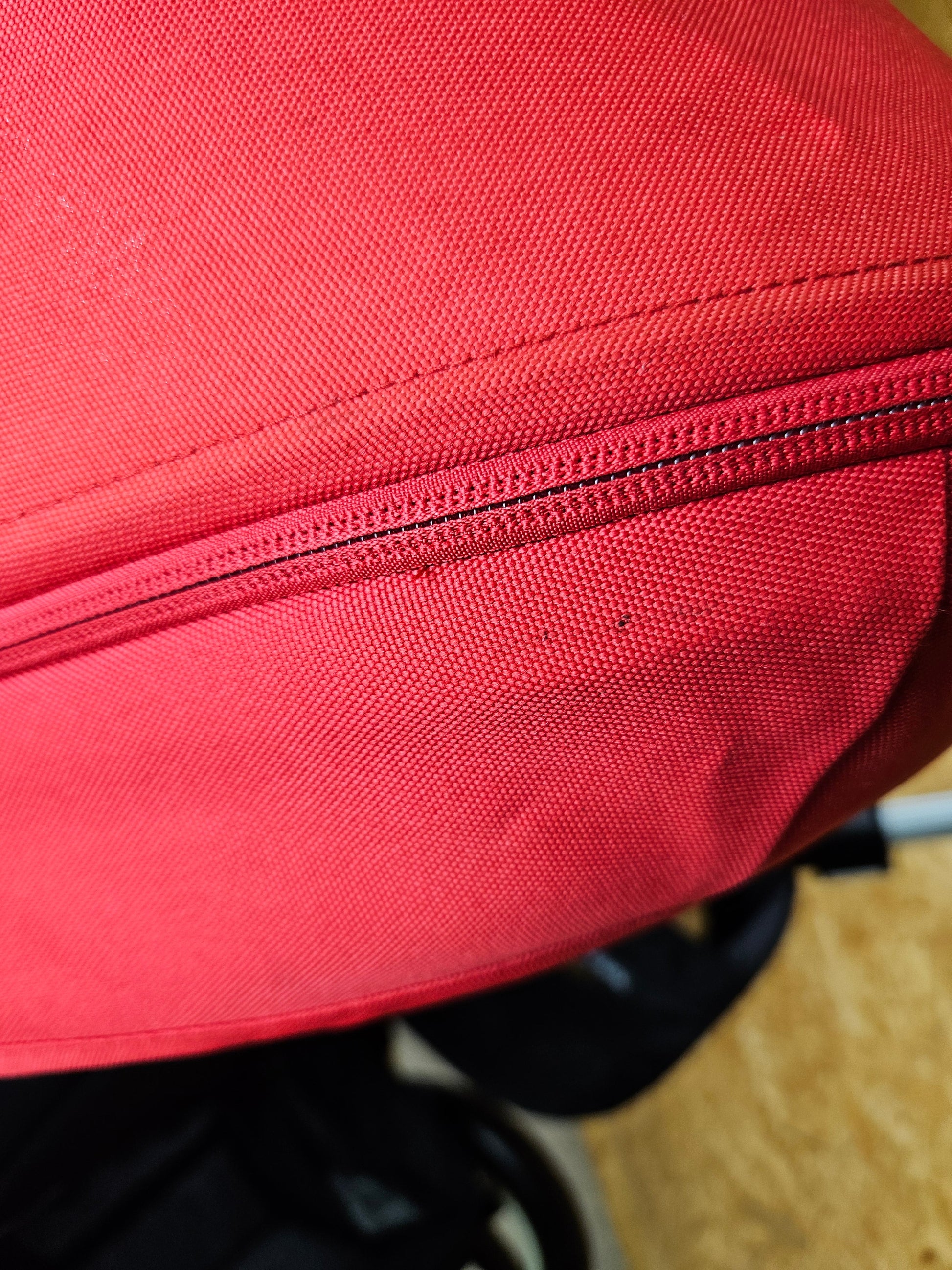 Bugaboo - Donkey Mono Kinderwagen (1 Liegewanne / 1 Sportsitz) Inkl. Seitliche GepƤcktasche - Schwarz Rot in Gutem