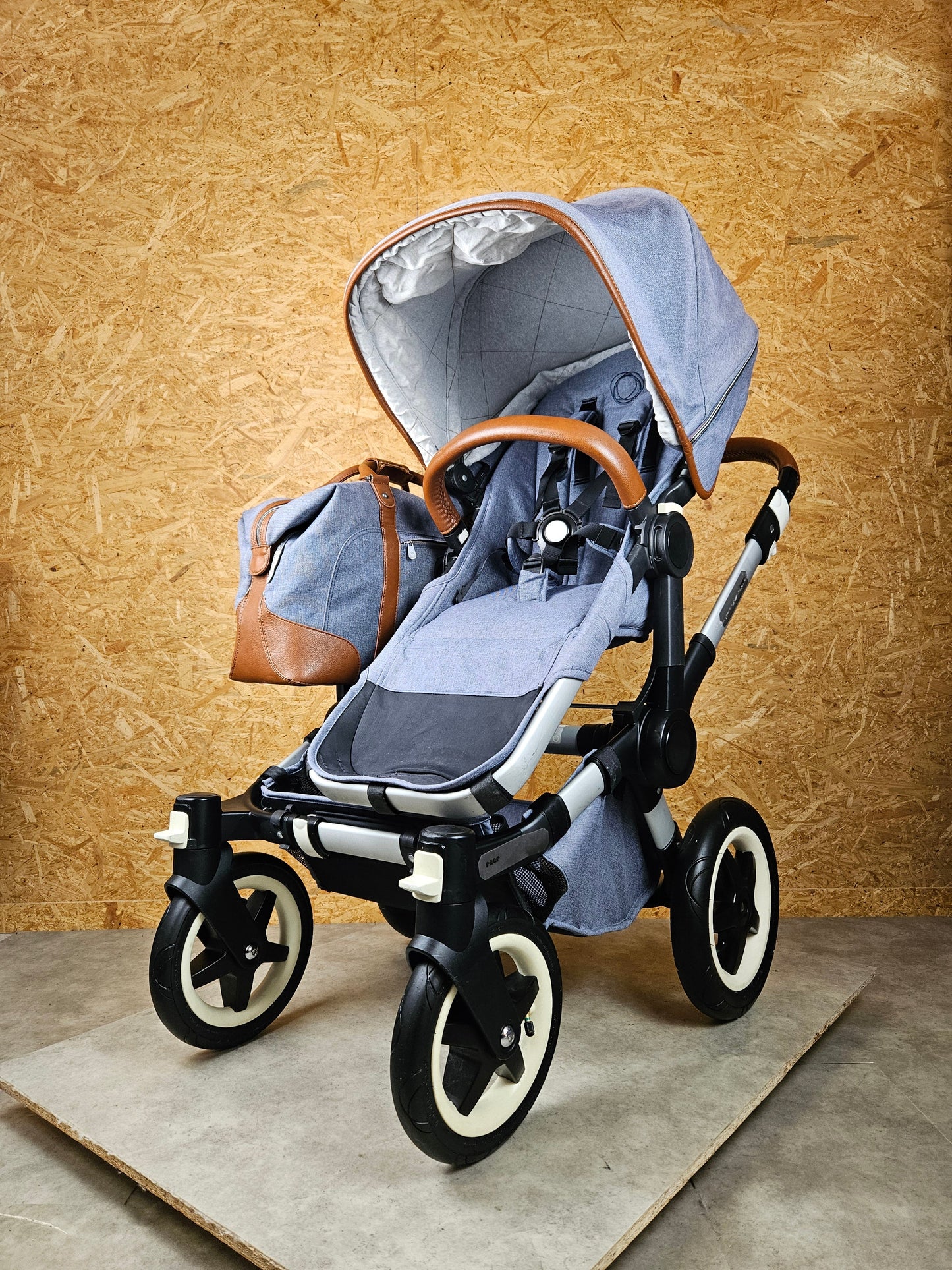 Bugaboo - Donkey Mono Weekender Sonderedition (Sportsitz und Liegewanne) Geschwisterwagen inkl. seitliche Gepäcktasche - Grau in gutem Zustand