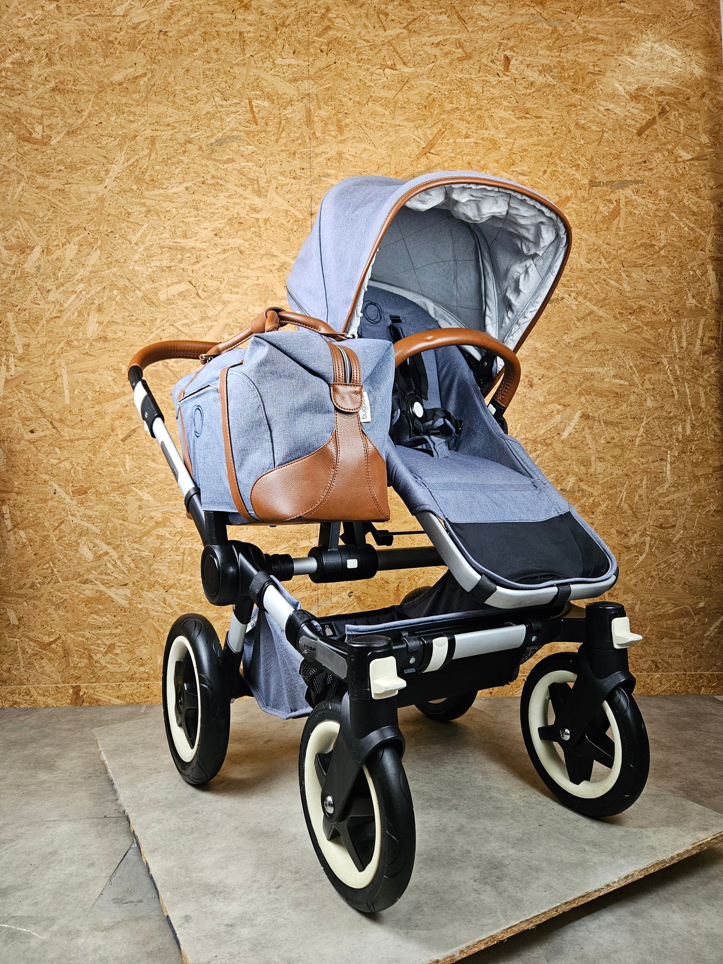 Bugaboo - Donkey Mono Weekender Sonderedition (Sportsitz und Liegewanne) Geschwisterwagen inkl. seitliche Gepäcktasche - Grau in gutem Zustand