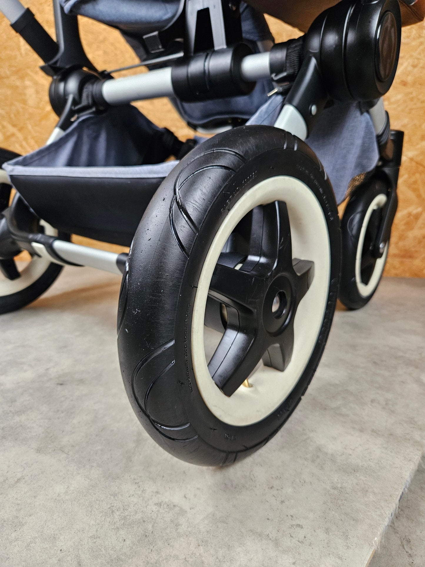 Bugaboo - Donkey Mono Weekender Sonderedition (Sportsitz und Liegewanne) Geschwisterwagen inkl. seitliche Gepäcktasche - Grau in gutem Zustand