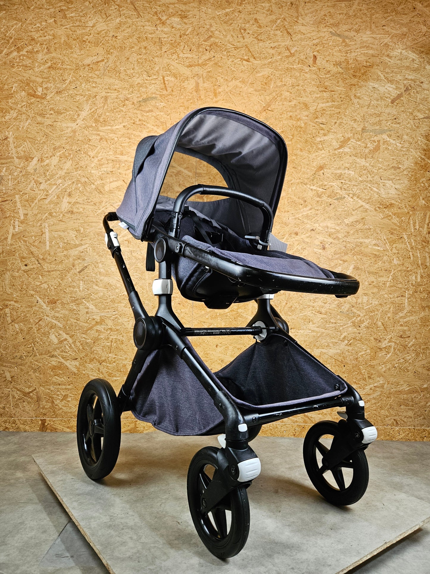 Bugaboo - Fox 2 Kombikinderwagen (Sportsitz und Babywanne) - Grau in gutem Zustand