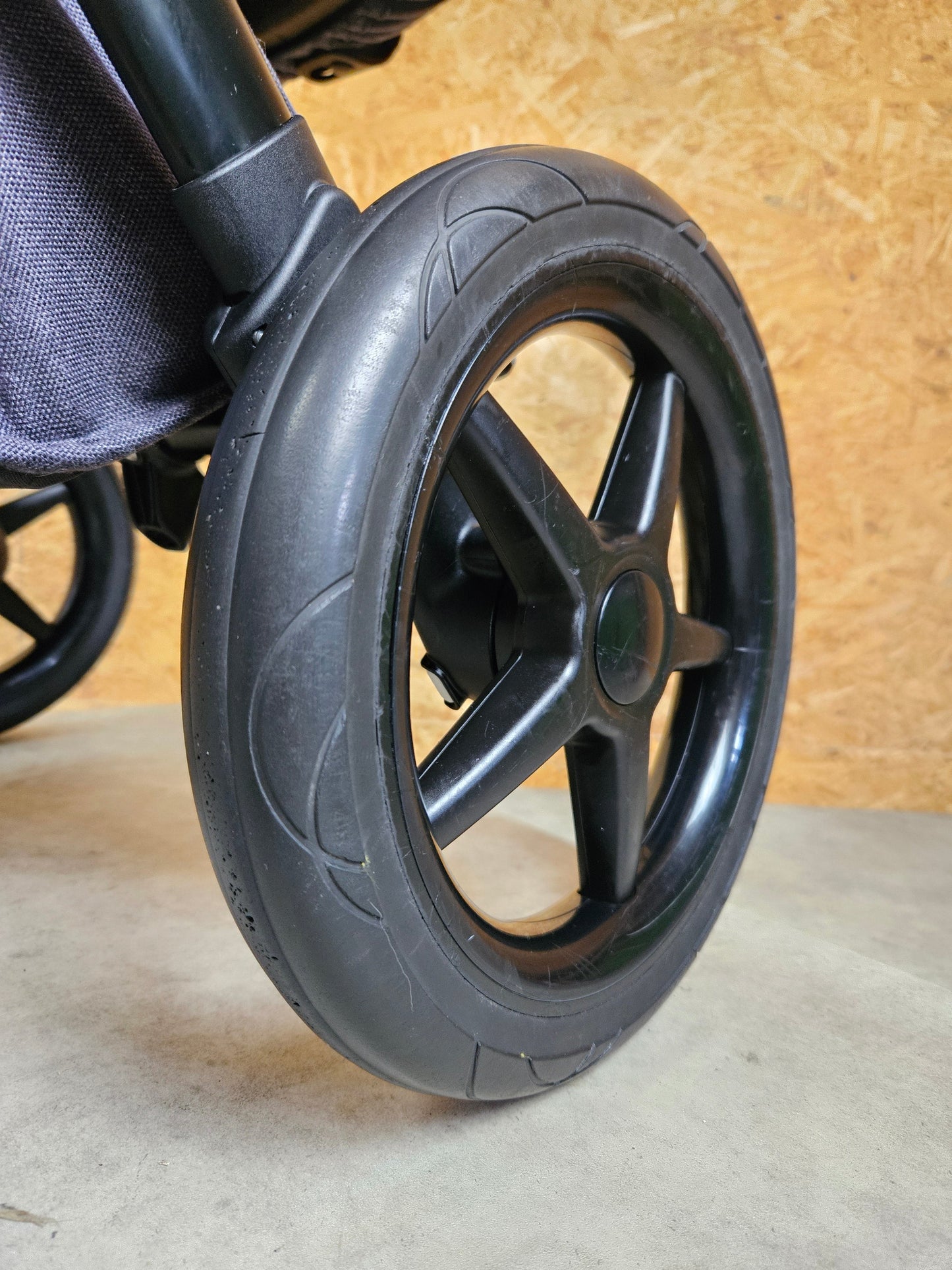 Bugaboo - Fox 2 Kombikinderwagen (Sportsitz und Babywanne) - Grau in gutem Zustand