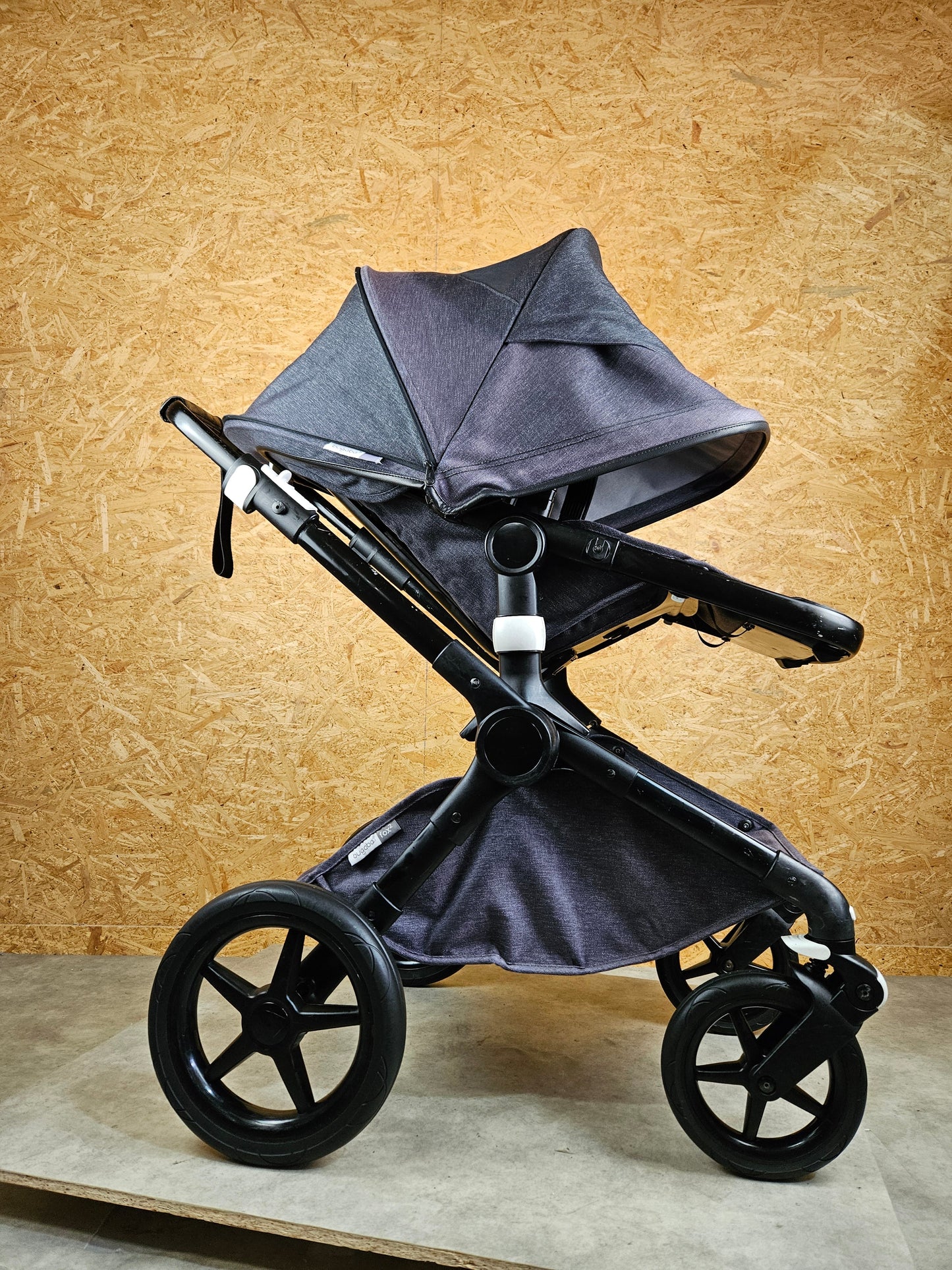 Bugaboo - Fox 2 Kombikinderwagen (Sportsitz und Babywanne) - Grau in gutem Zustand