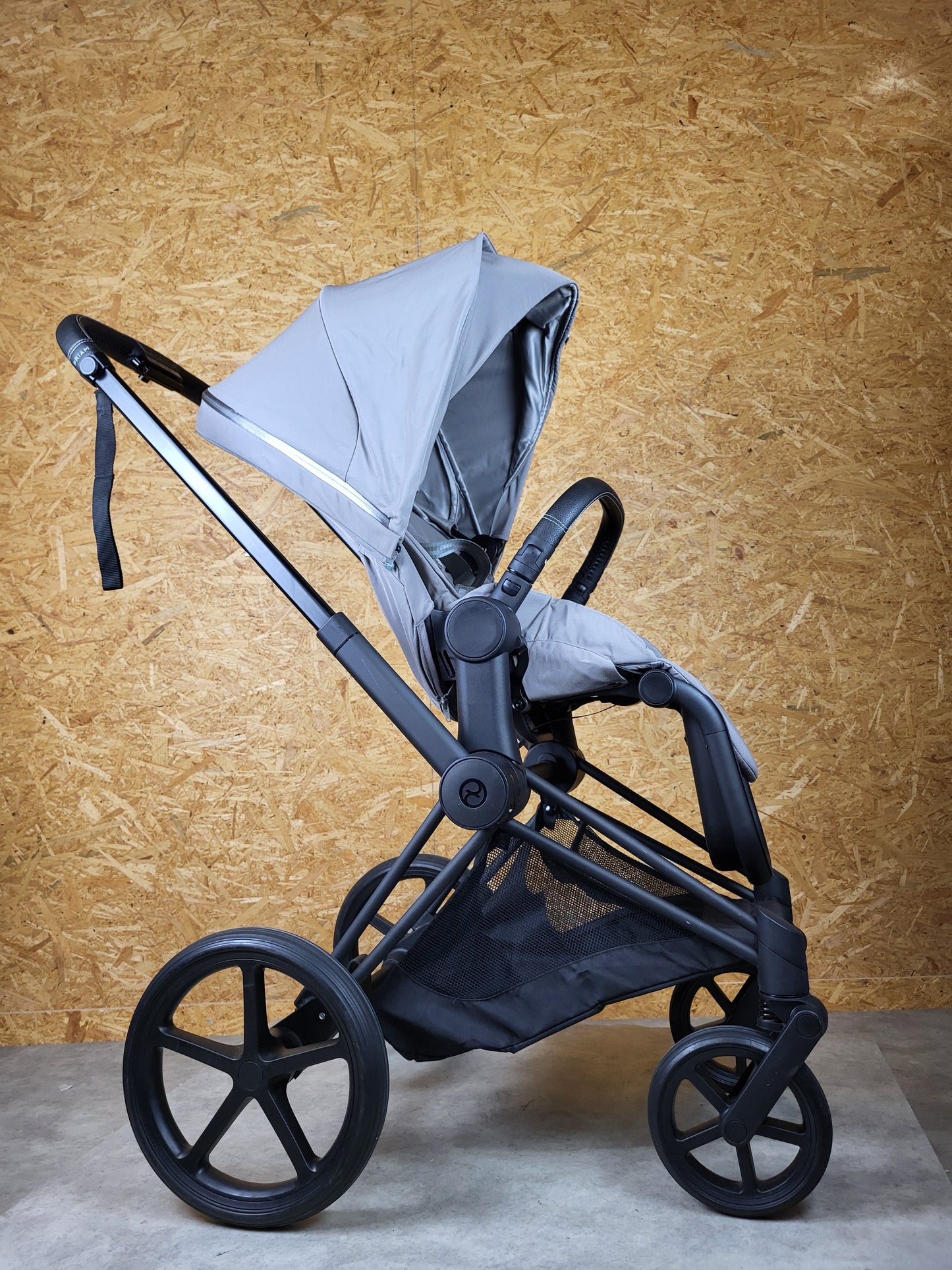 Cybex - Priam Kombikinderwagen (Sportsitz und Babywanne) - Grau in gutem Zustand
