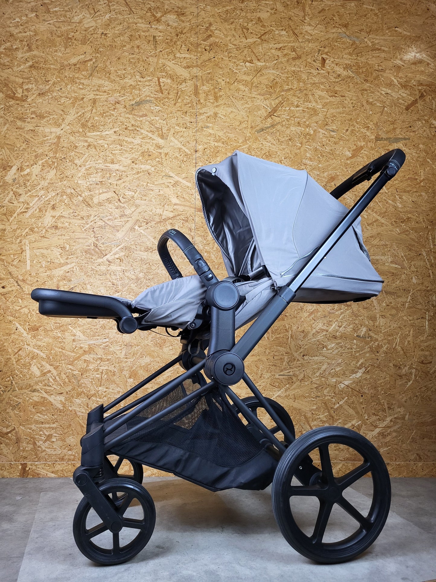 Cybex - Priam Kombikinderwagen (Sportsitz und Babywanne) - Grau in gutem Zustand