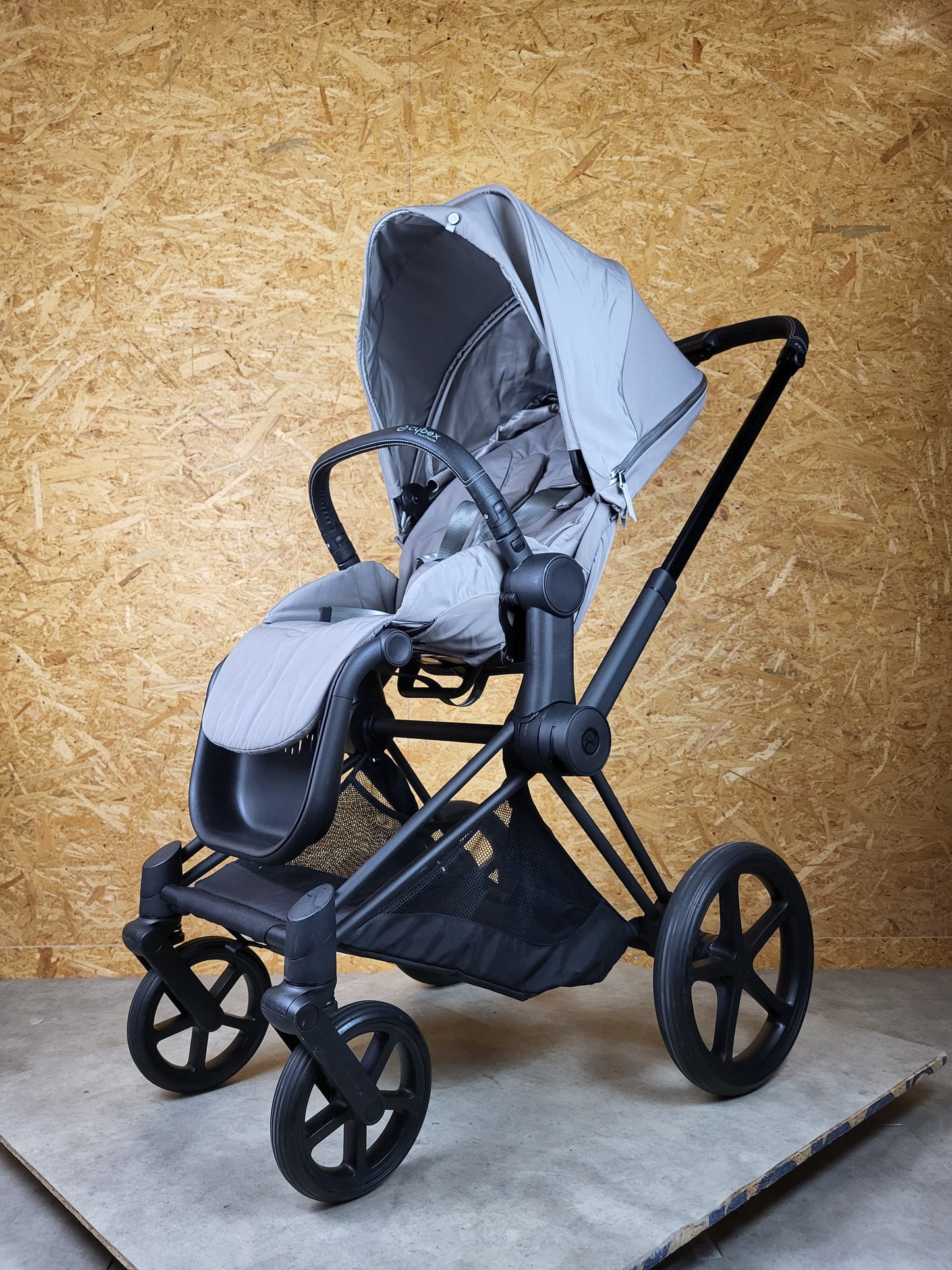 Cybex - Priam Kombikinderwagen (Sportsitz und Babywanne) - Grau in gutem Zustand
